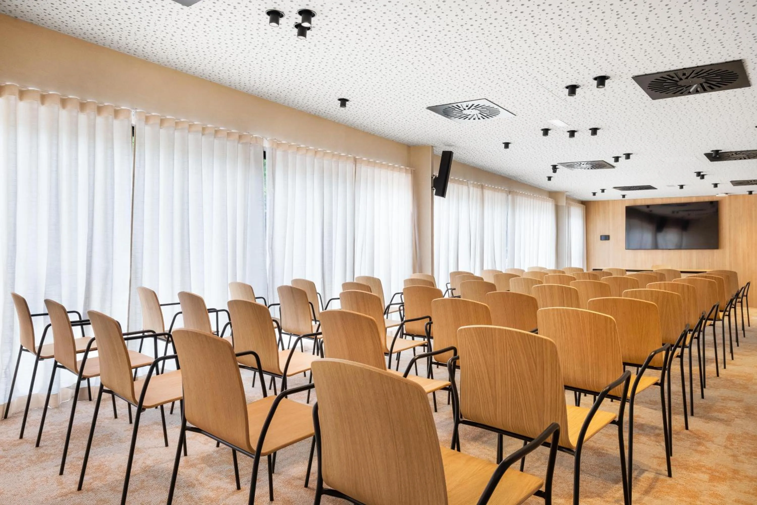 Business facilities in Hotel Aubamar Suites & Spa