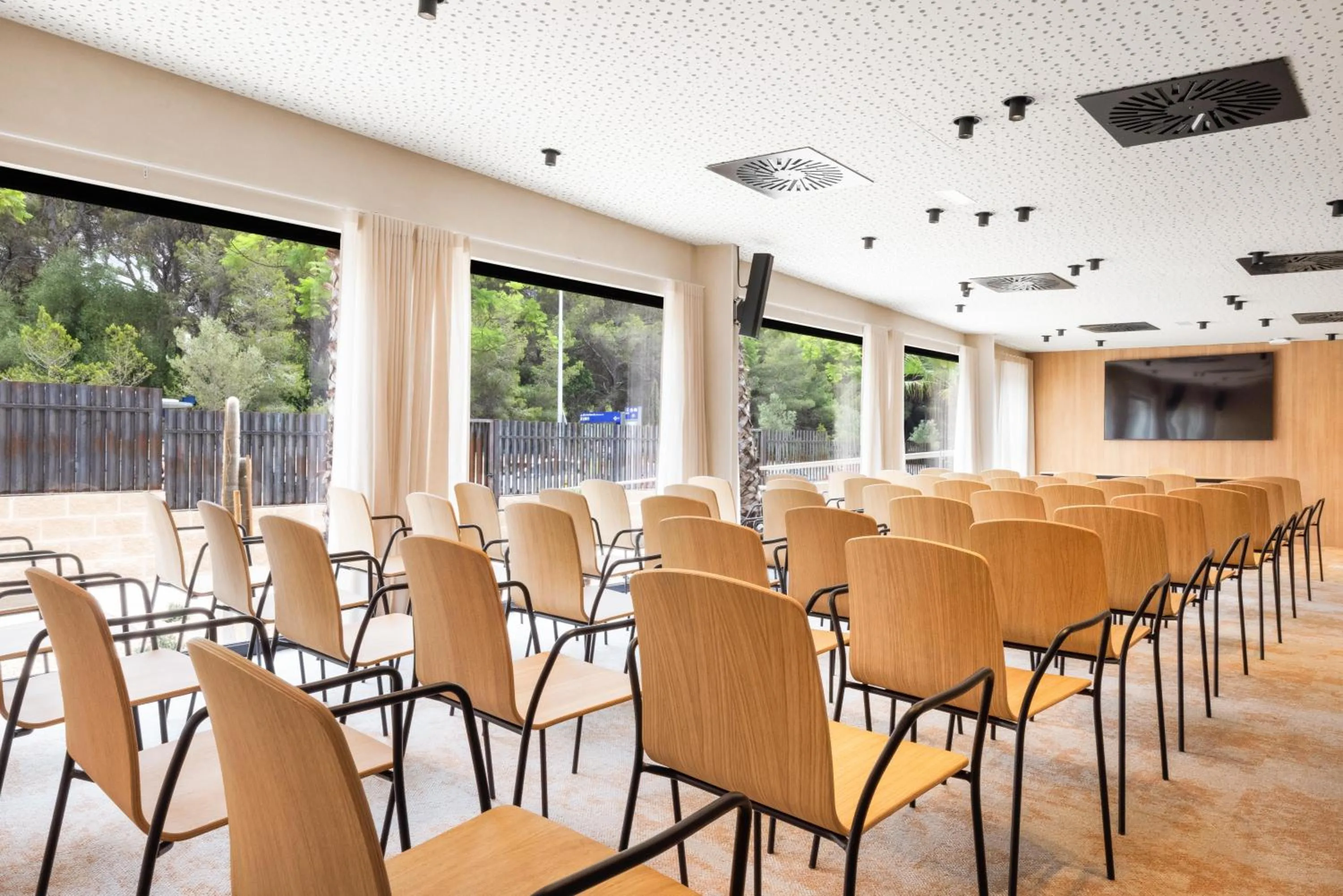 Business facilities in Hotel Aubamar Suites & Spa