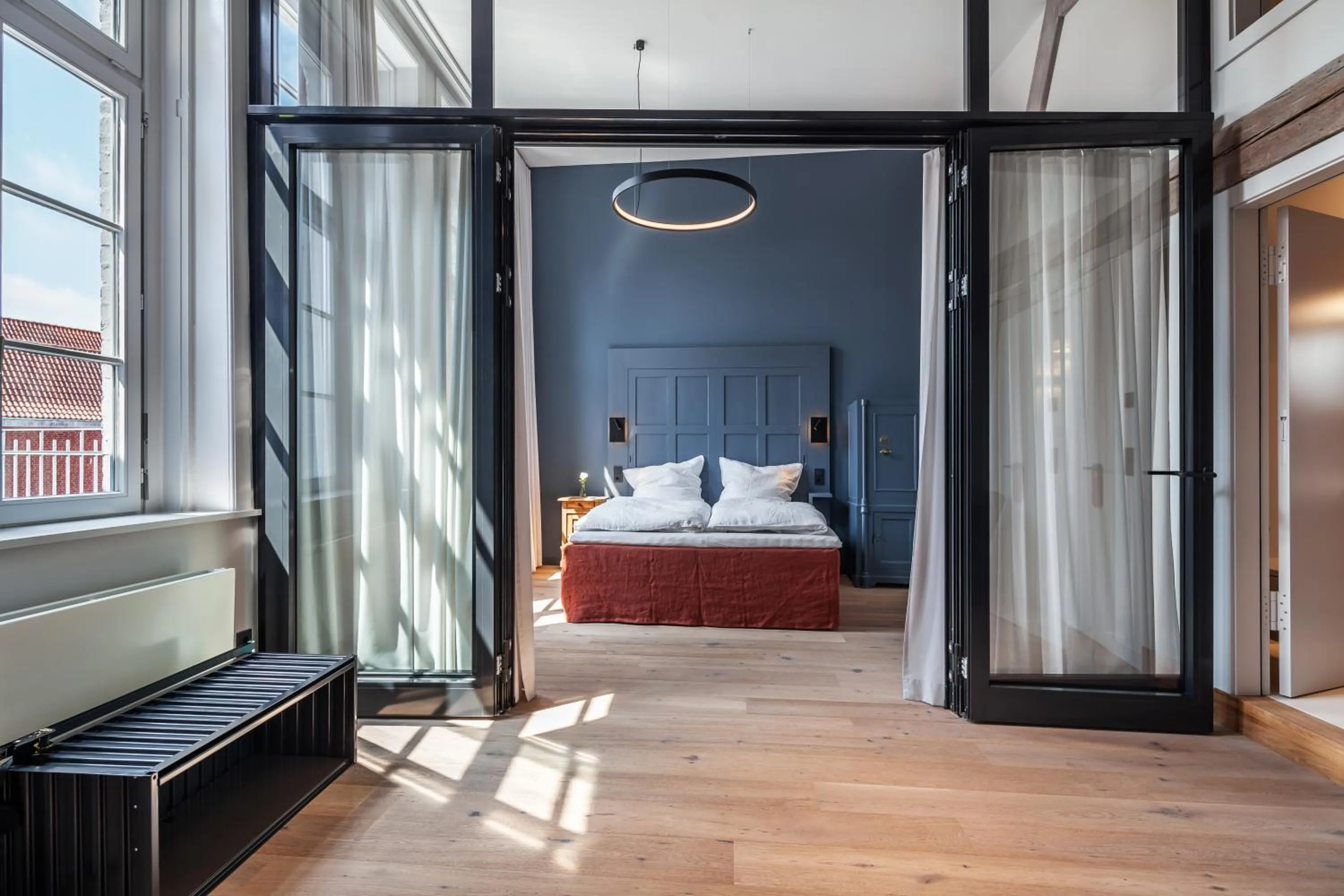 Bathroom, Bed in Hotel Die Reederin