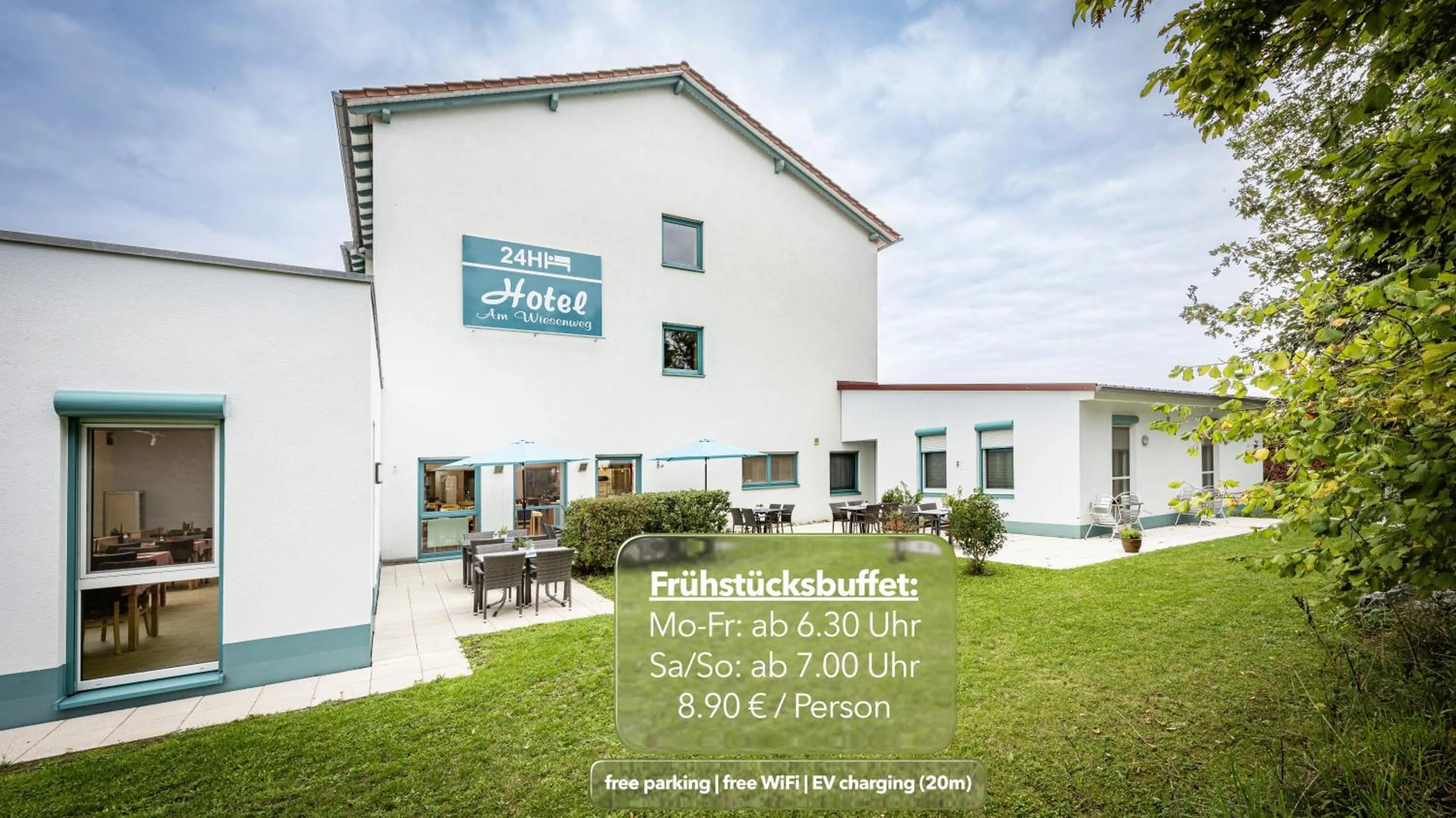 Property building in Hotel Am Wiesenweg l 24h check-in