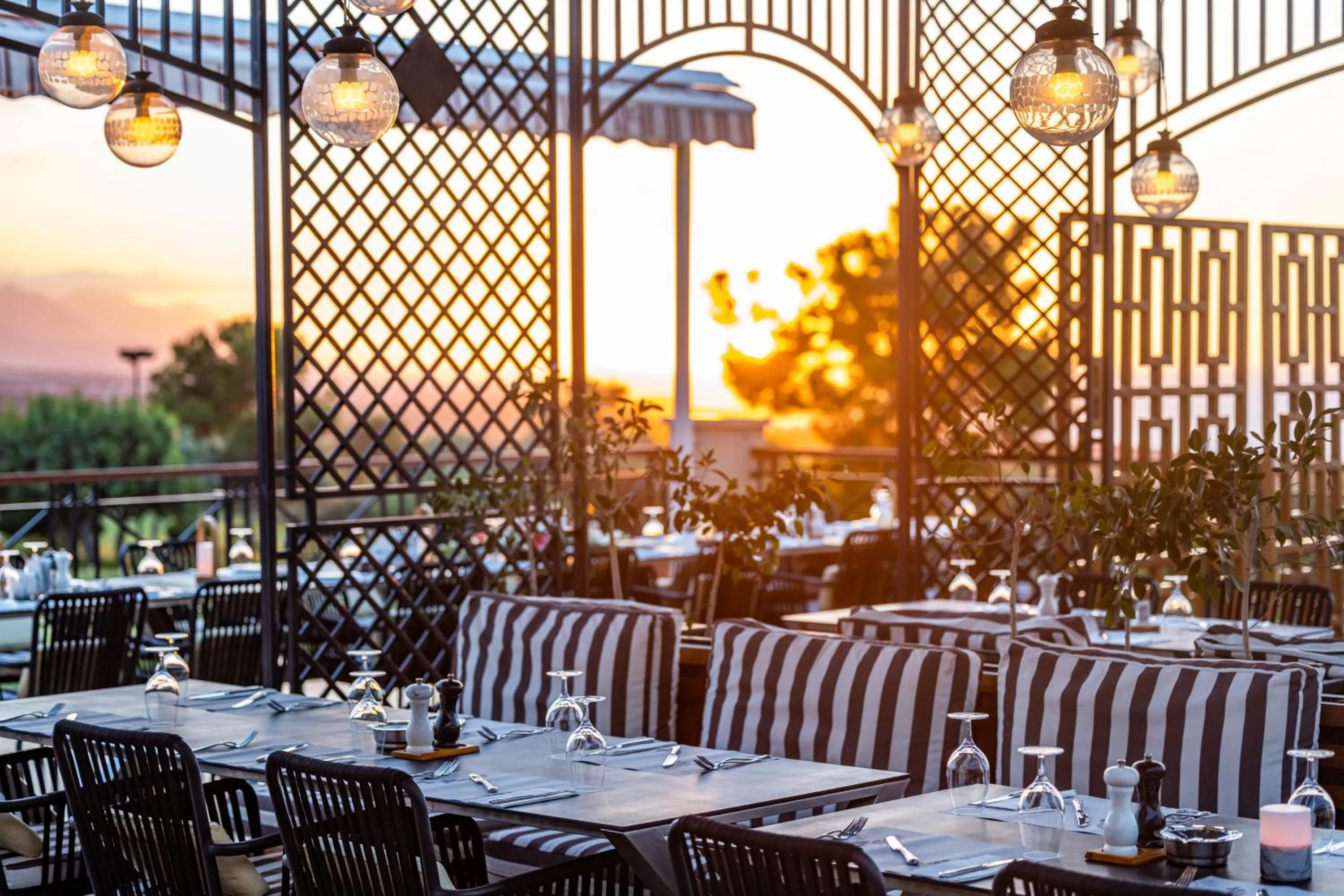 Restaurant/places to eat in Korineum Golf & Beach Resort