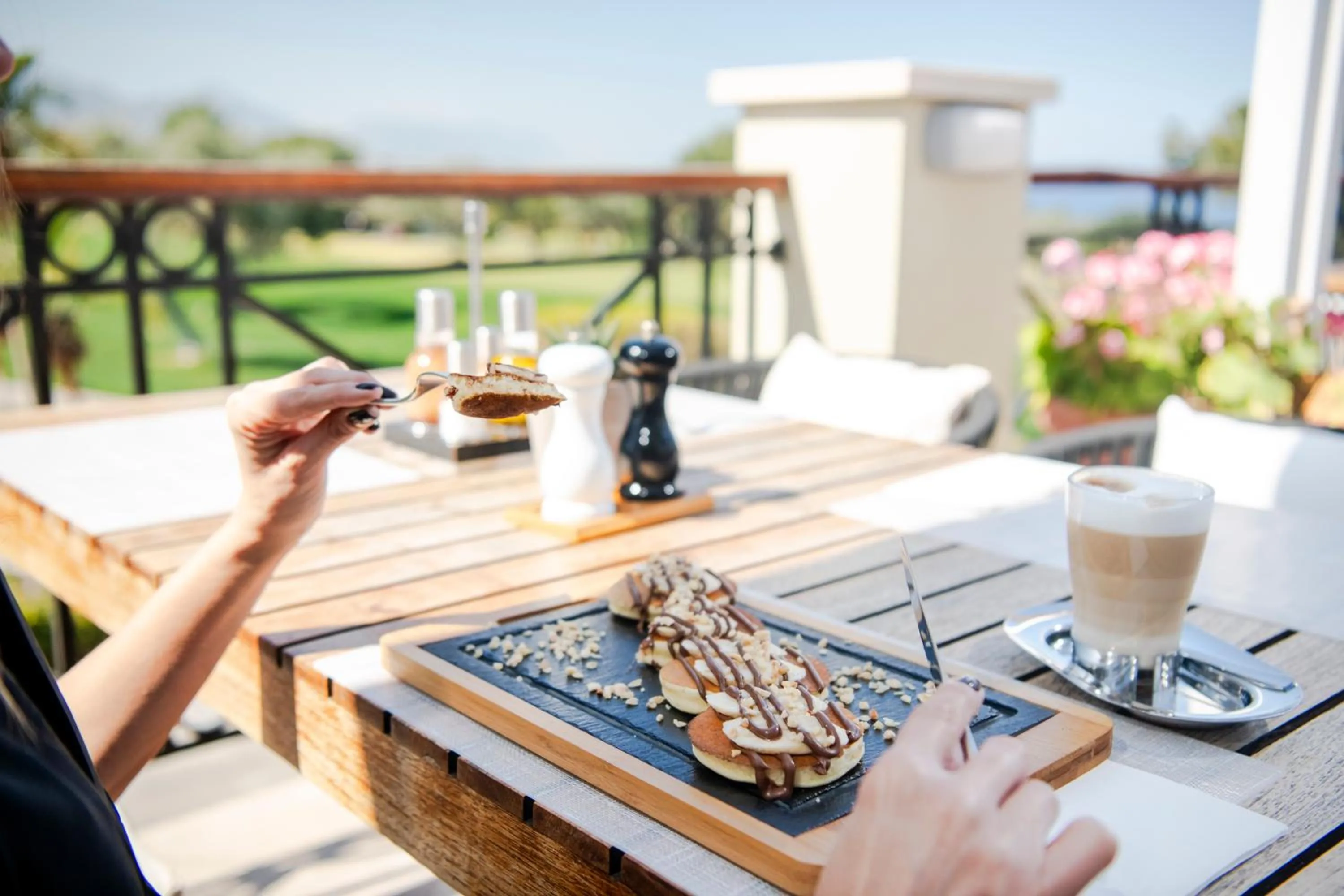 Restaurant/places to eat in Korineum Golf & Beach Resort