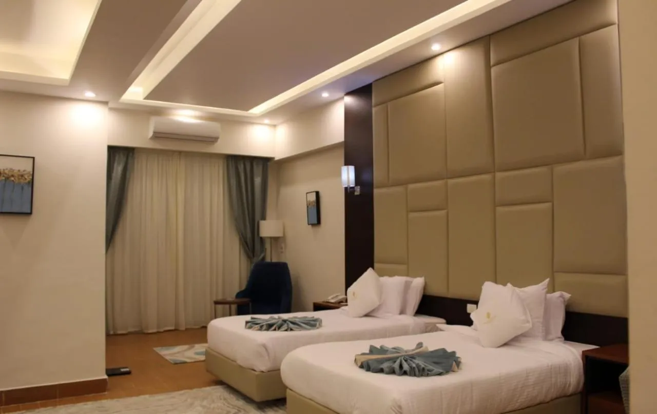 Bedroom, Bed in Royal Jewel Al Raml Hotel