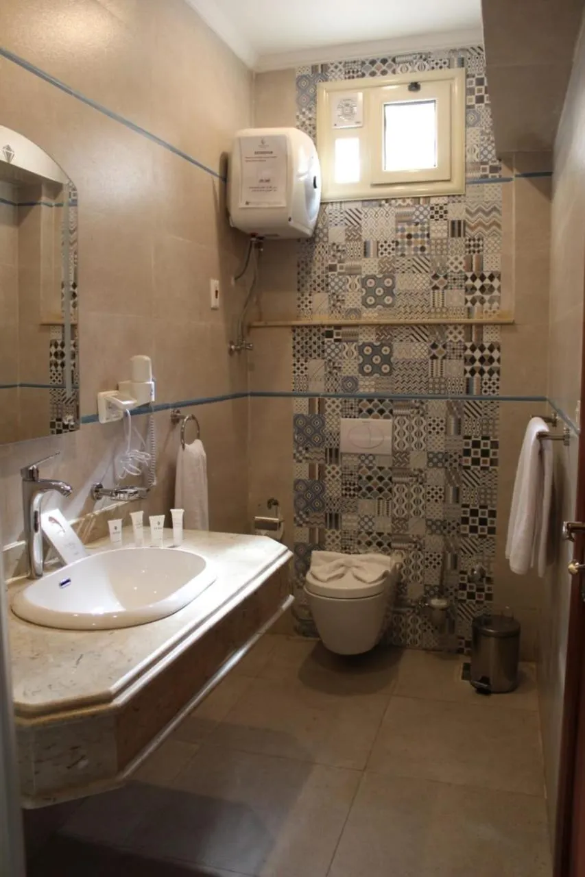 Bathroom in Royal Jewel Al Raml Hotel