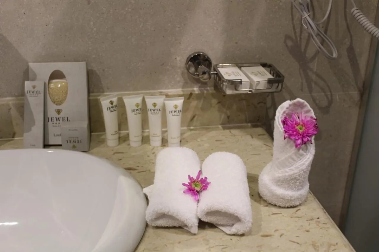 Bathroom in Royal Jewel Al Raml Hotel