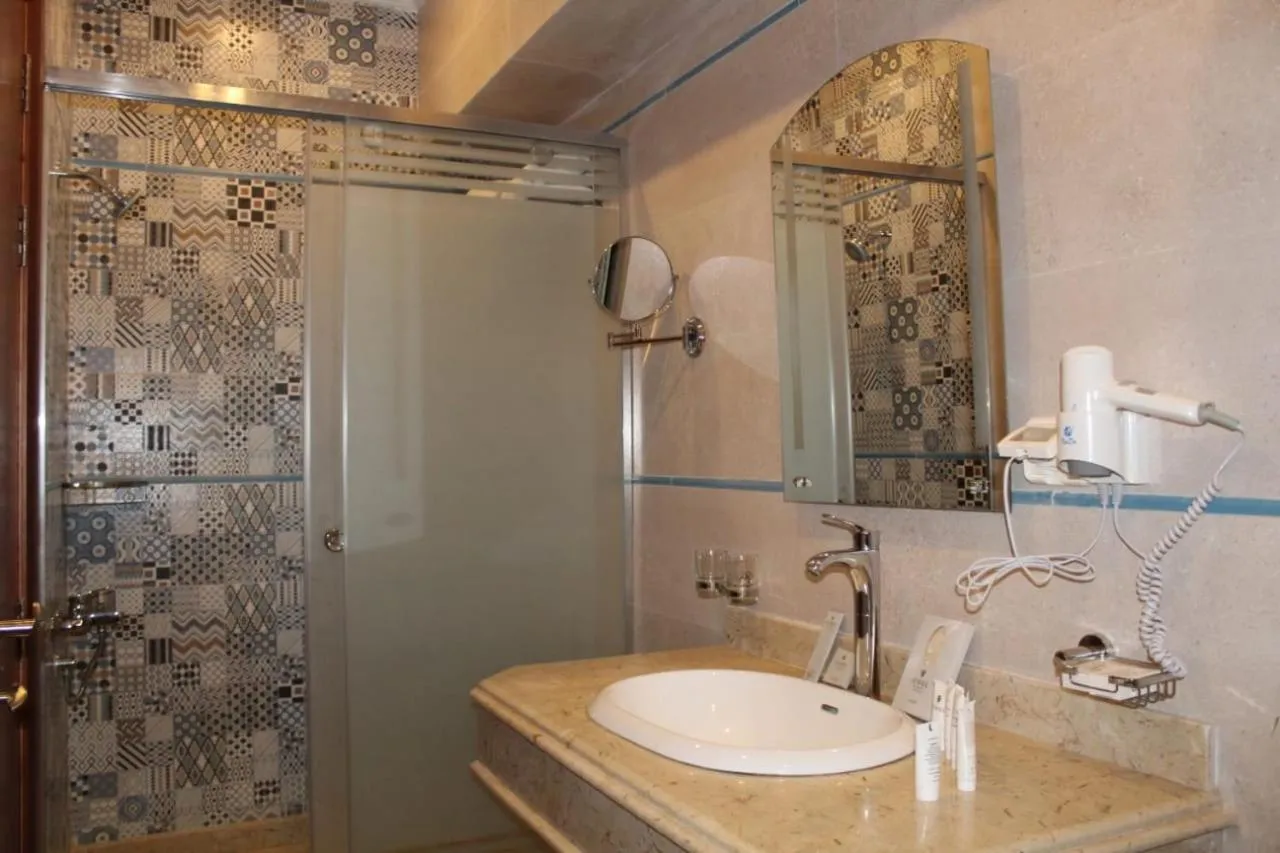 Bathroom in Royal Jewel Al Raml Hotel