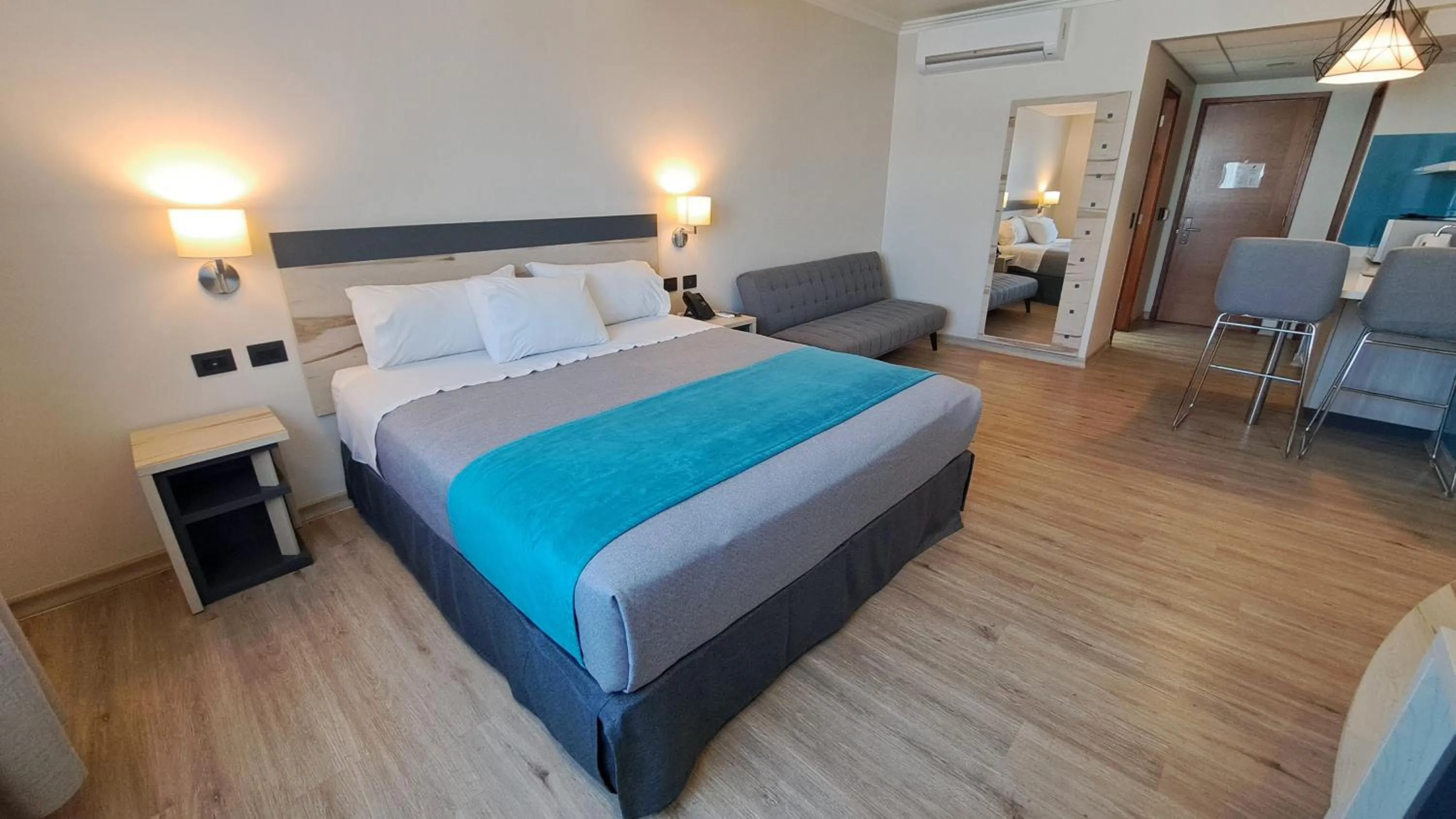 Bedroom, Bed in Hotel Diego de Almagro Temuco Express