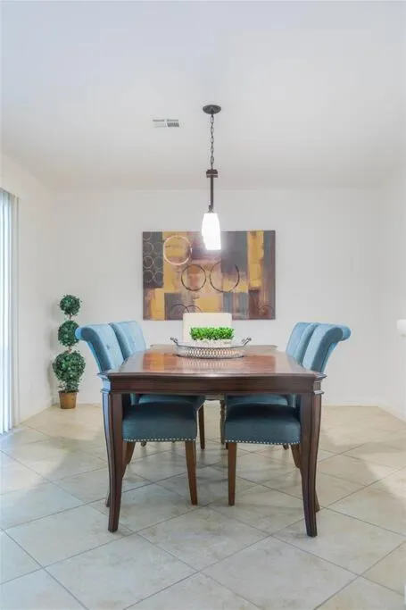 Quiet house with pool heater, patio, BBQ, citrus