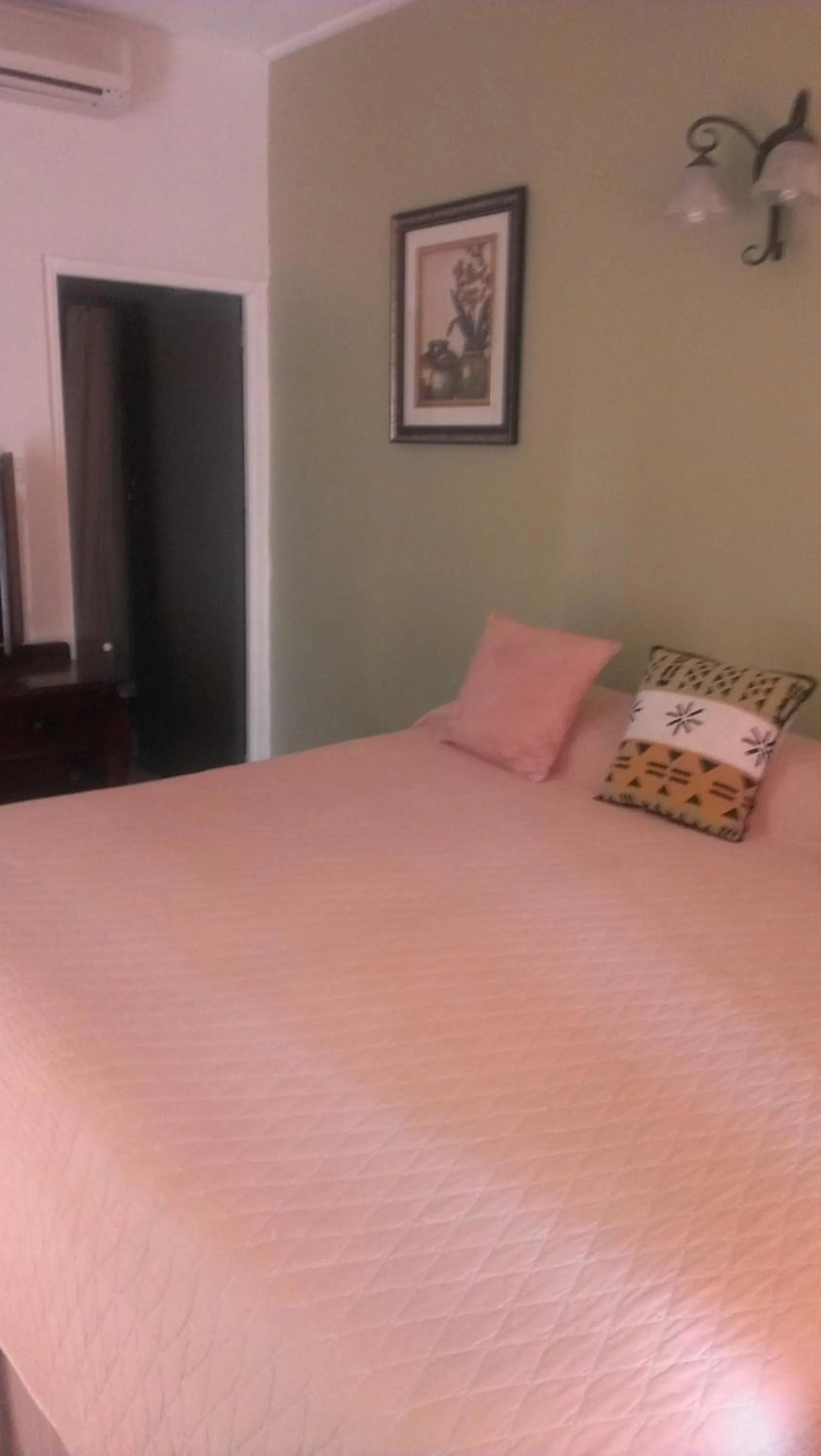 Bed in Paradise Beach Hotel