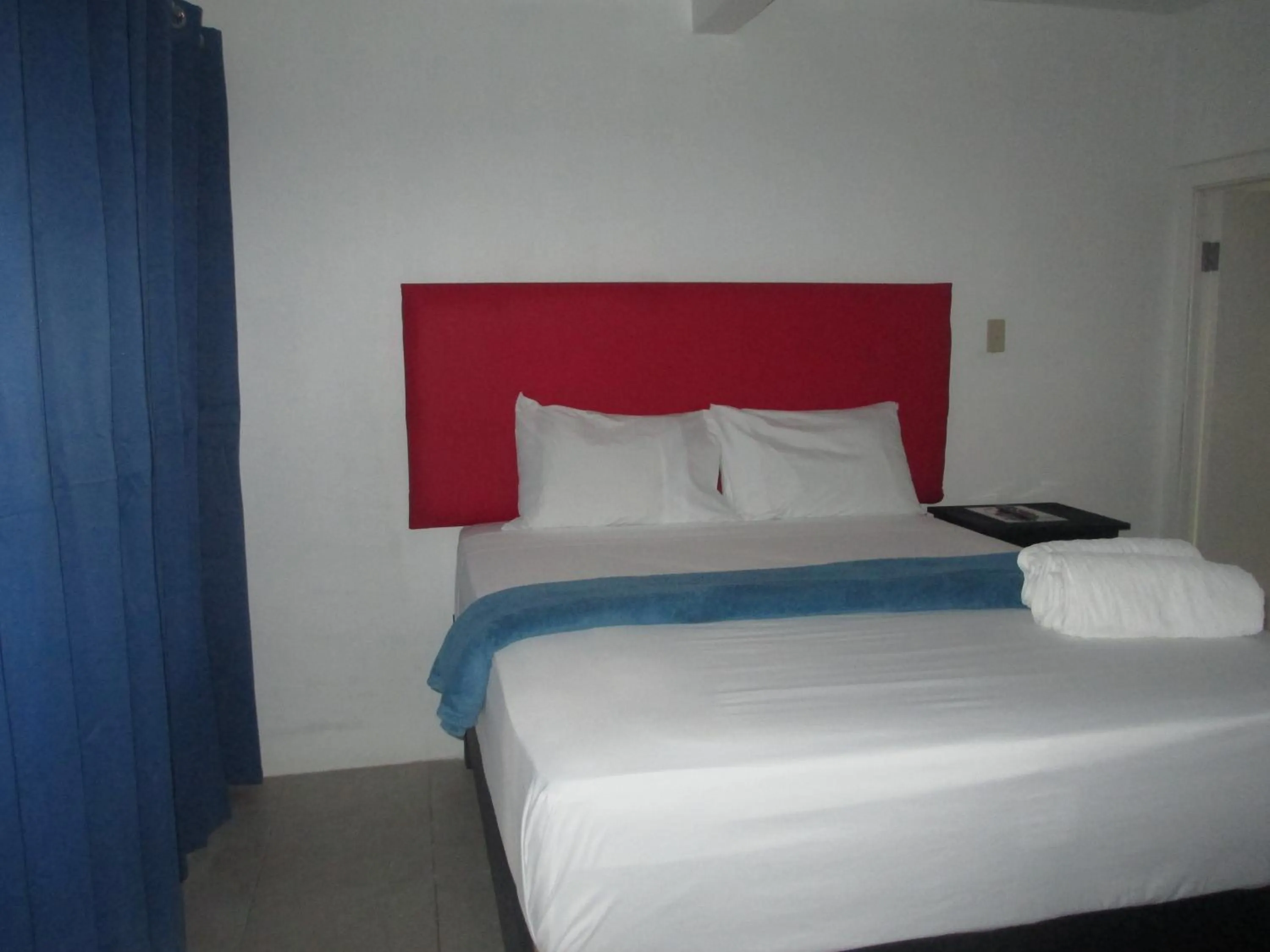 Bedroom, Bed in Kingsworth Bed and Breakfast