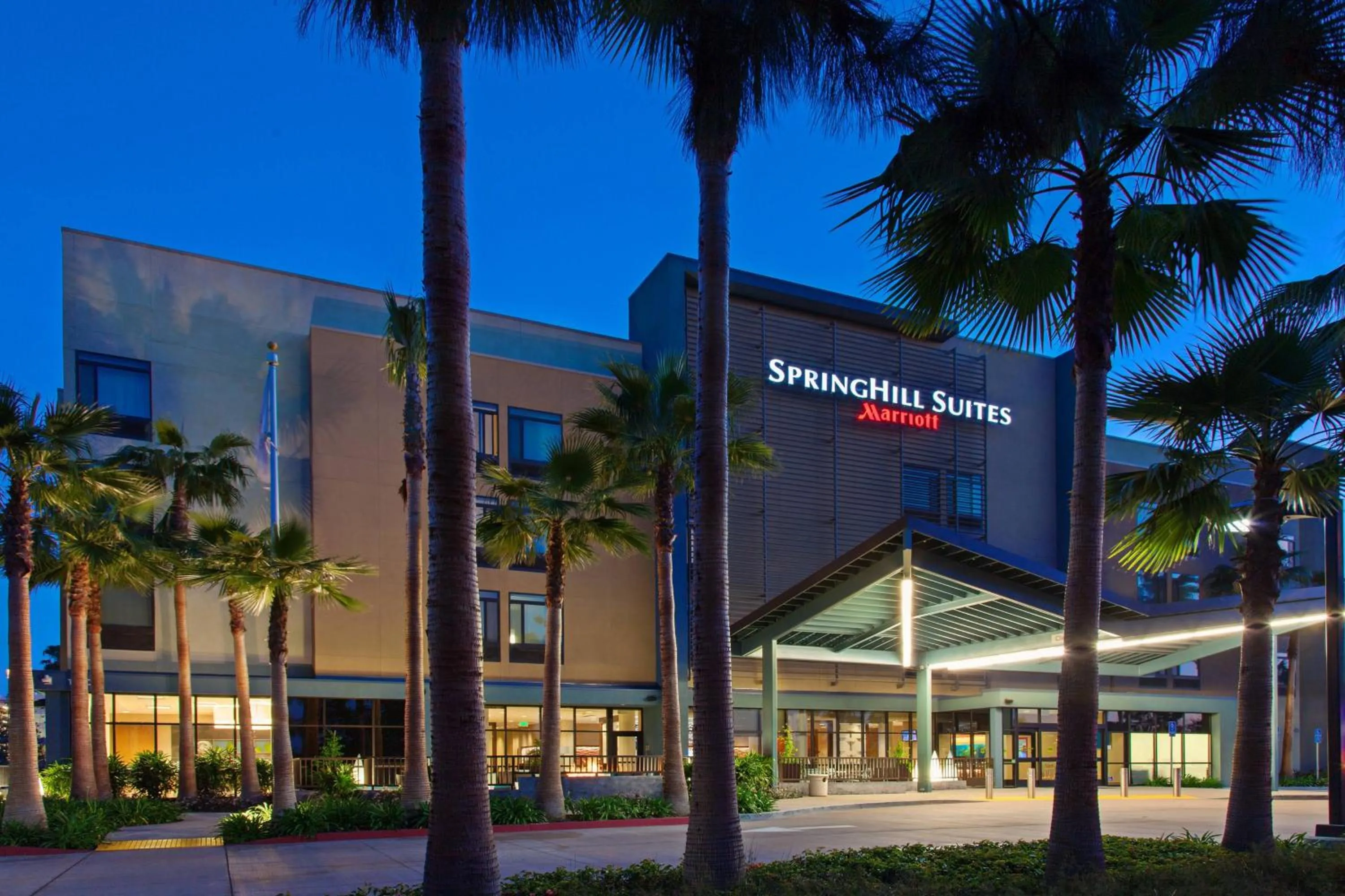 Property building in Springhill Suites by Marriott Anaheim Maingate