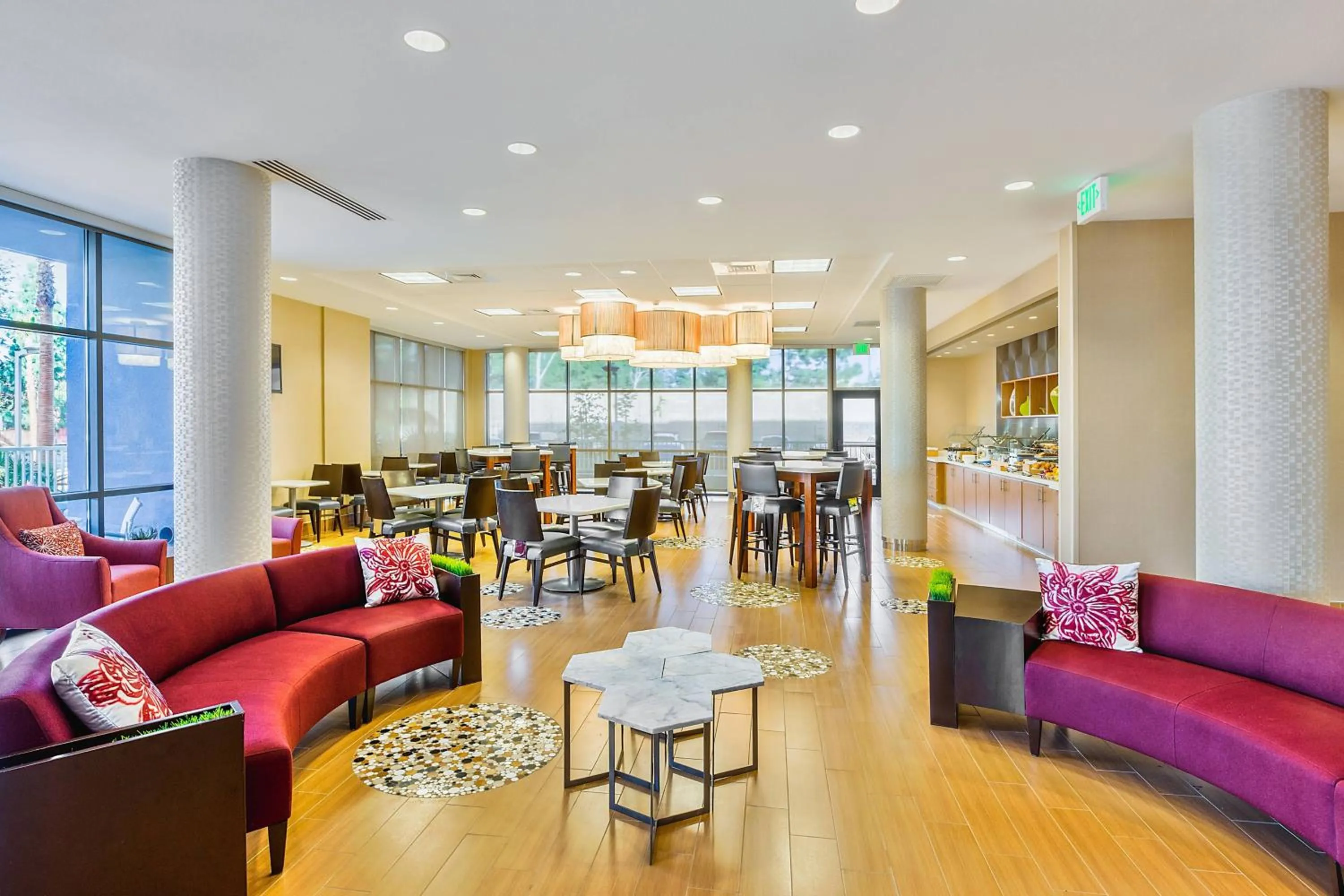 Restaurant/places to eat in Springhill Suites by Marriott Anaheim Maingate