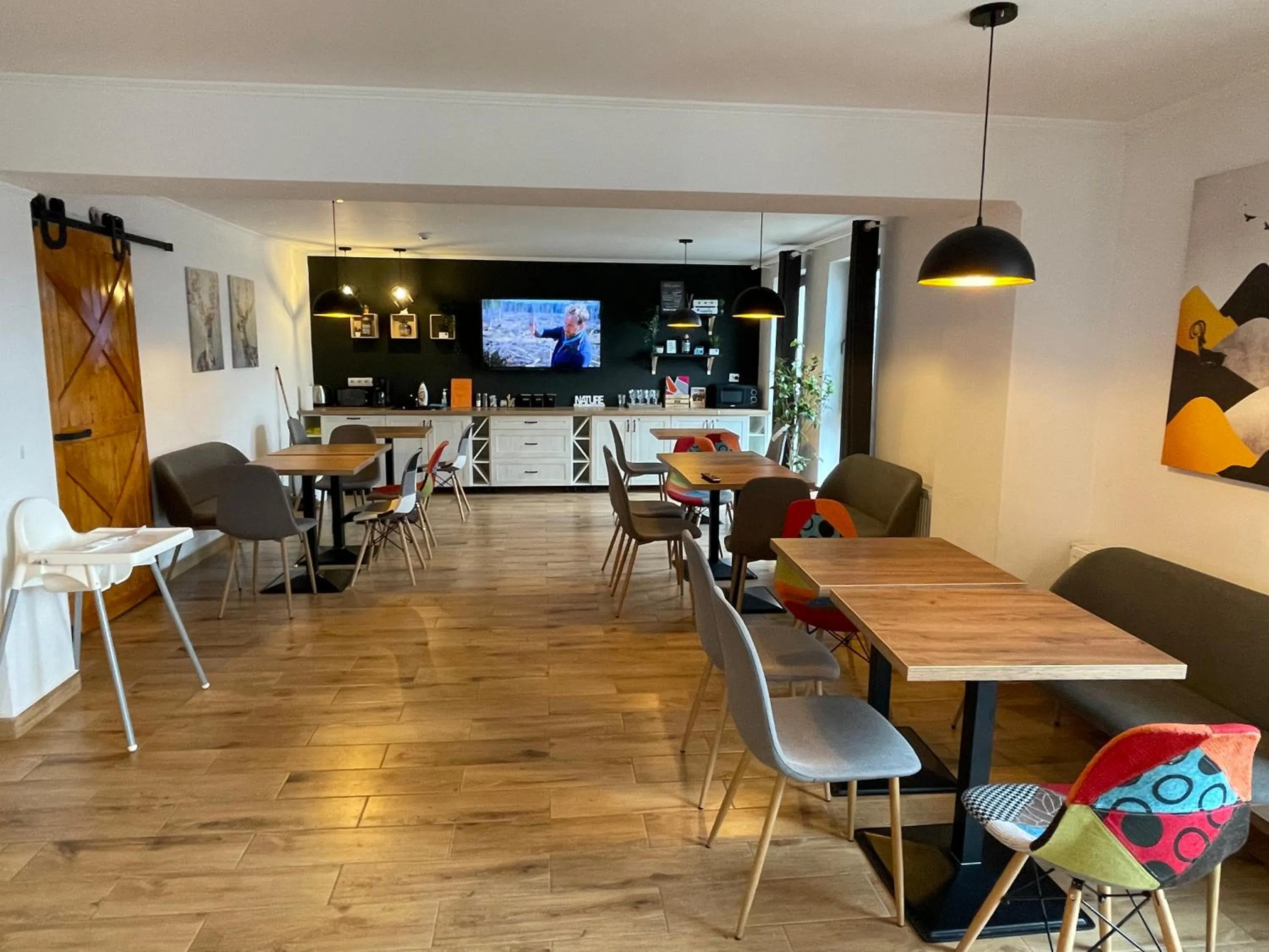 Restaurant/places to eat in ALPIN rooms