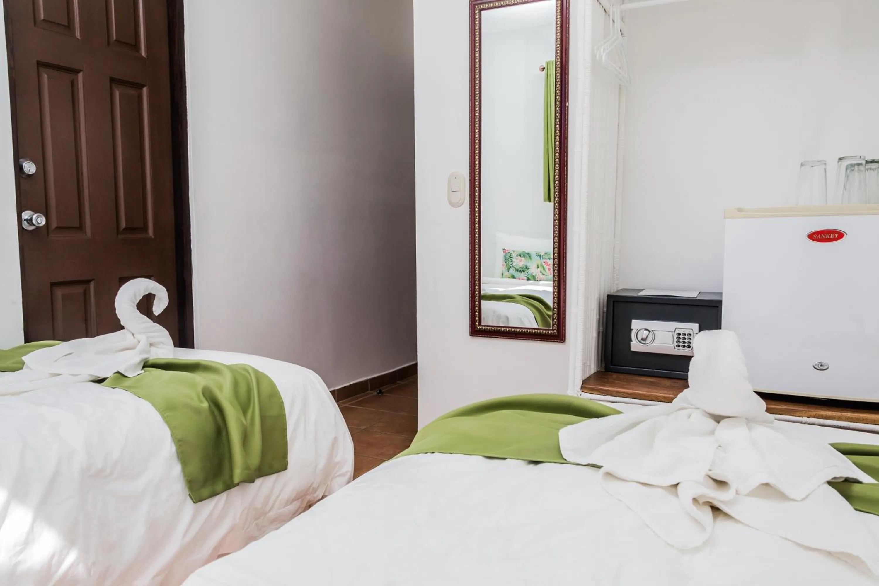 Bedroom, Bed in The Palms At Coco Beach