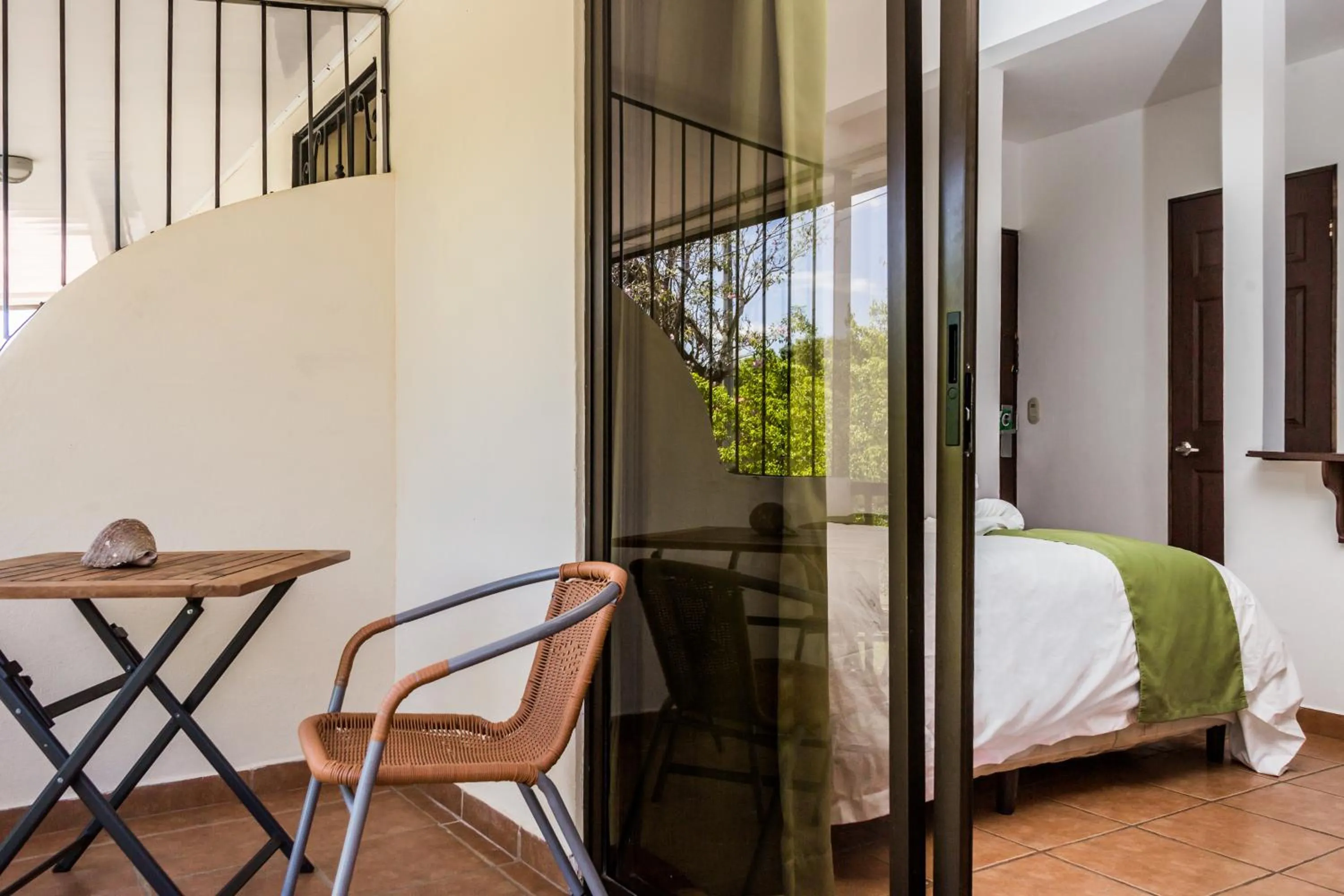 Balcony/Terrace, Bed in The Palms At Coco Beach