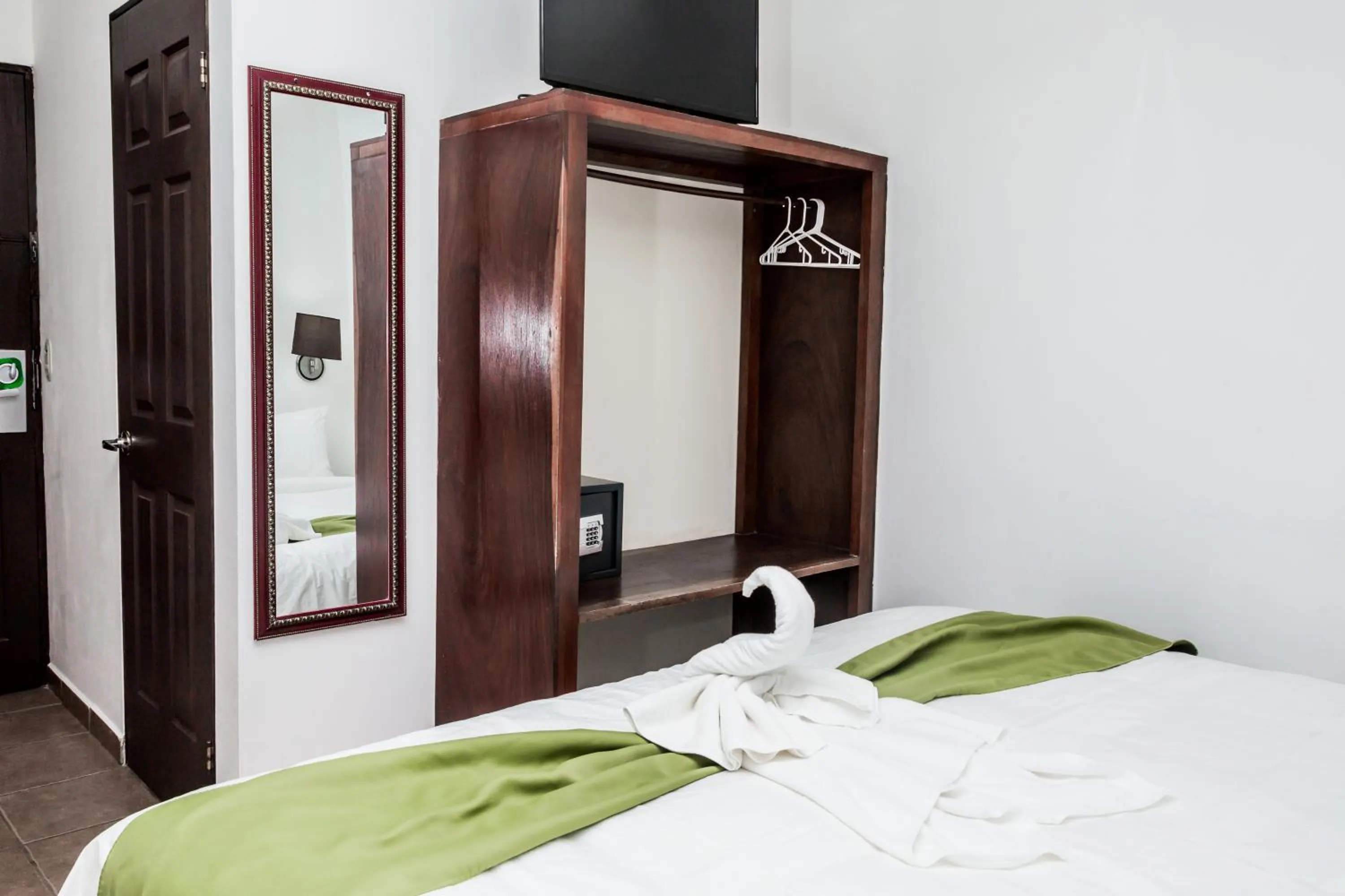 Bedroom, Bed in The Palms At Coco Beach