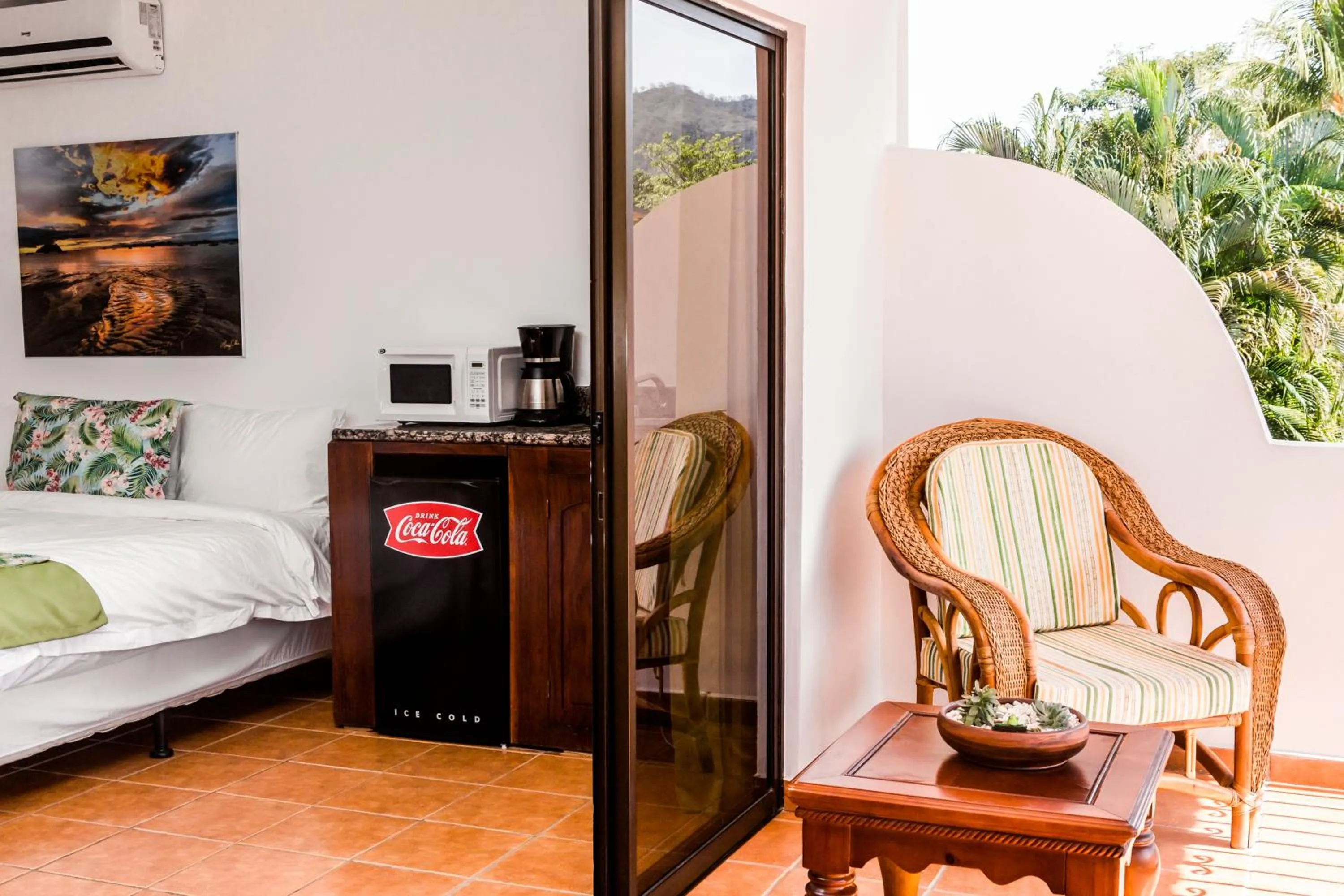 Balcony/Terrace, Bed in The Palms At Coco Beach