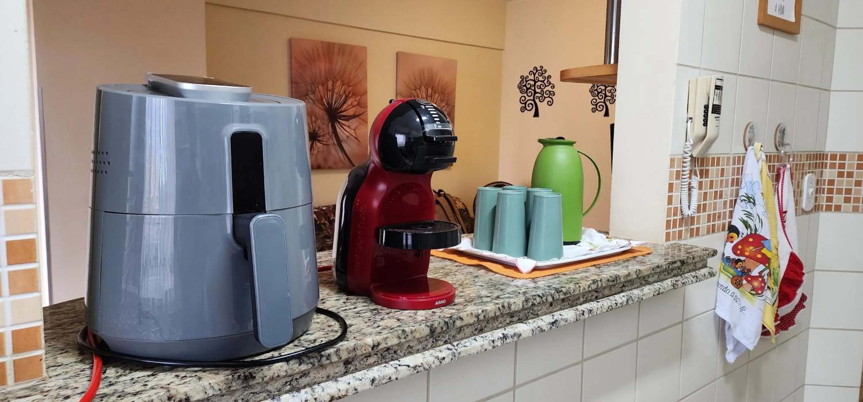 Coffee/tea facilities in Prive das Thermas - 301B