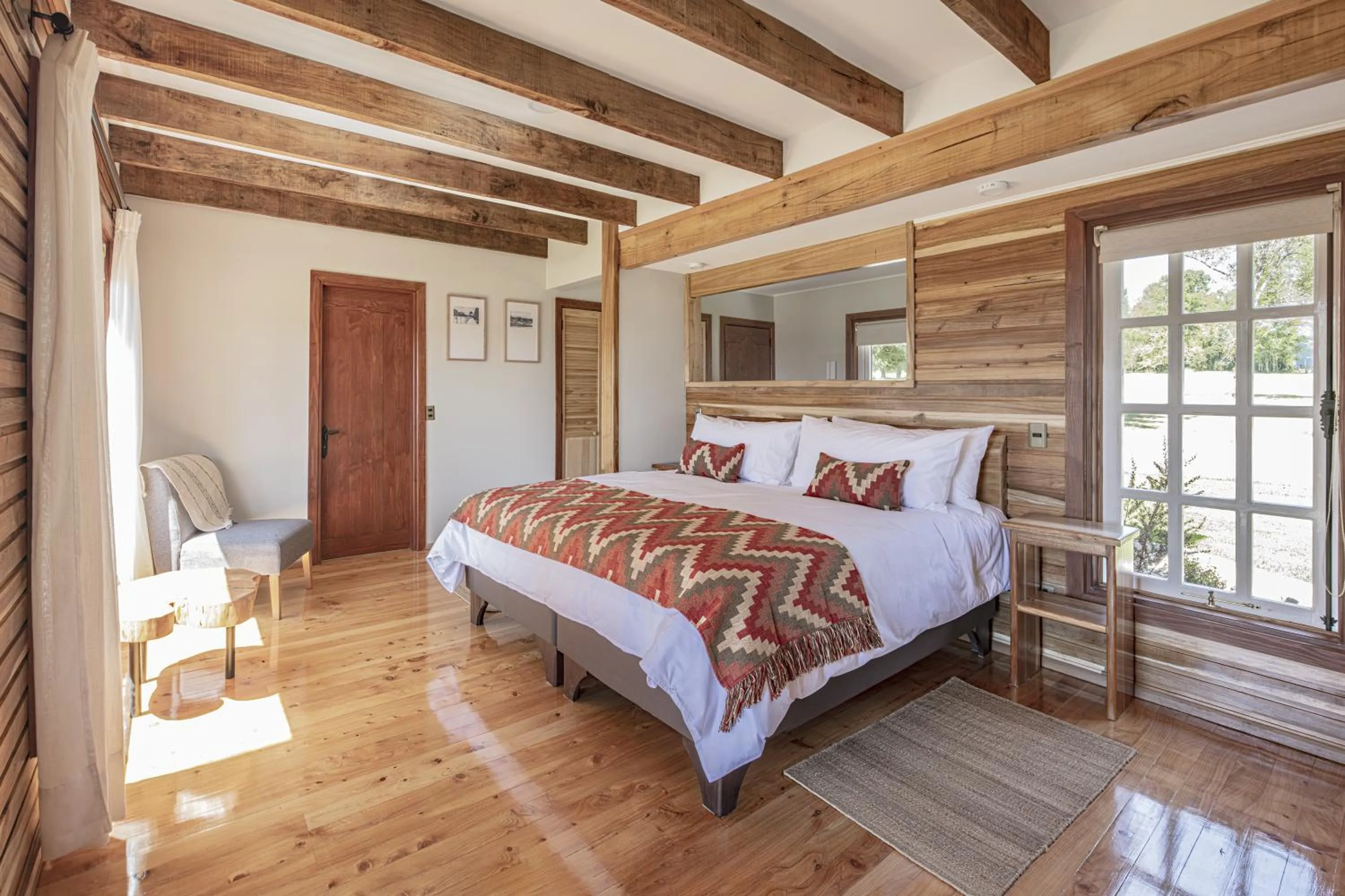 Bed in Das Dorf Hotel