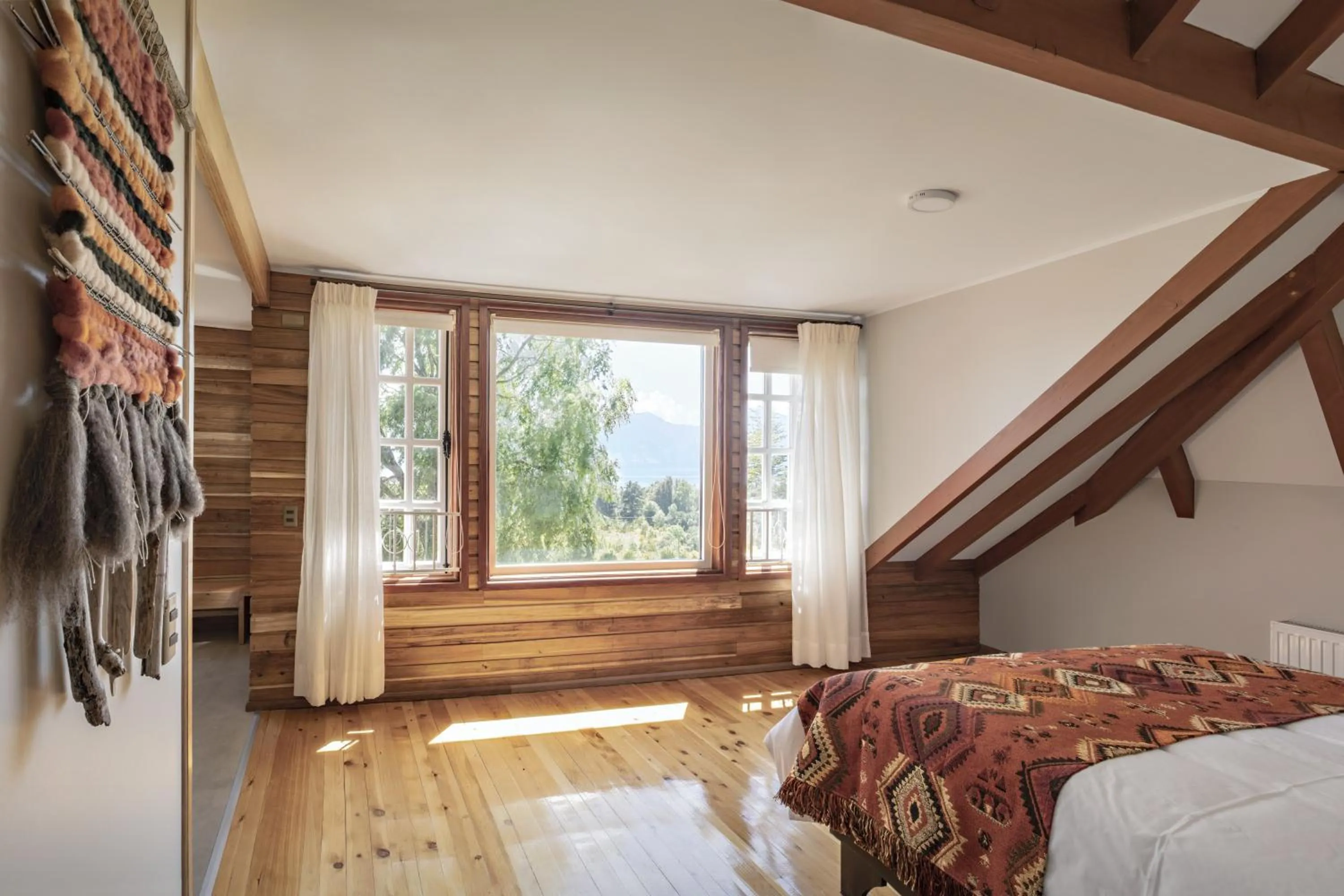 Bed in Das Dorf Hotel