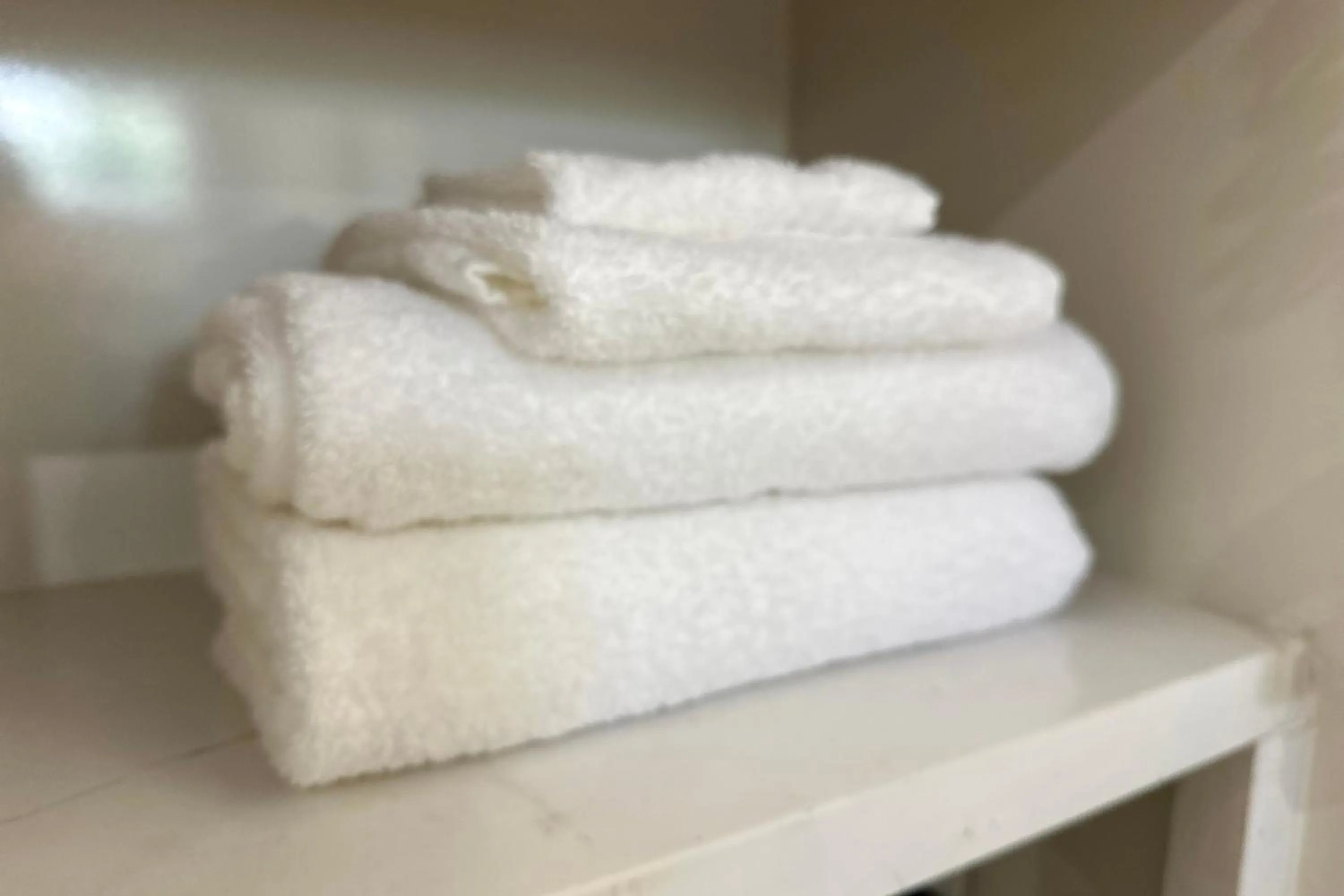 towels in Hyland Inn near Pasadena Civic Center