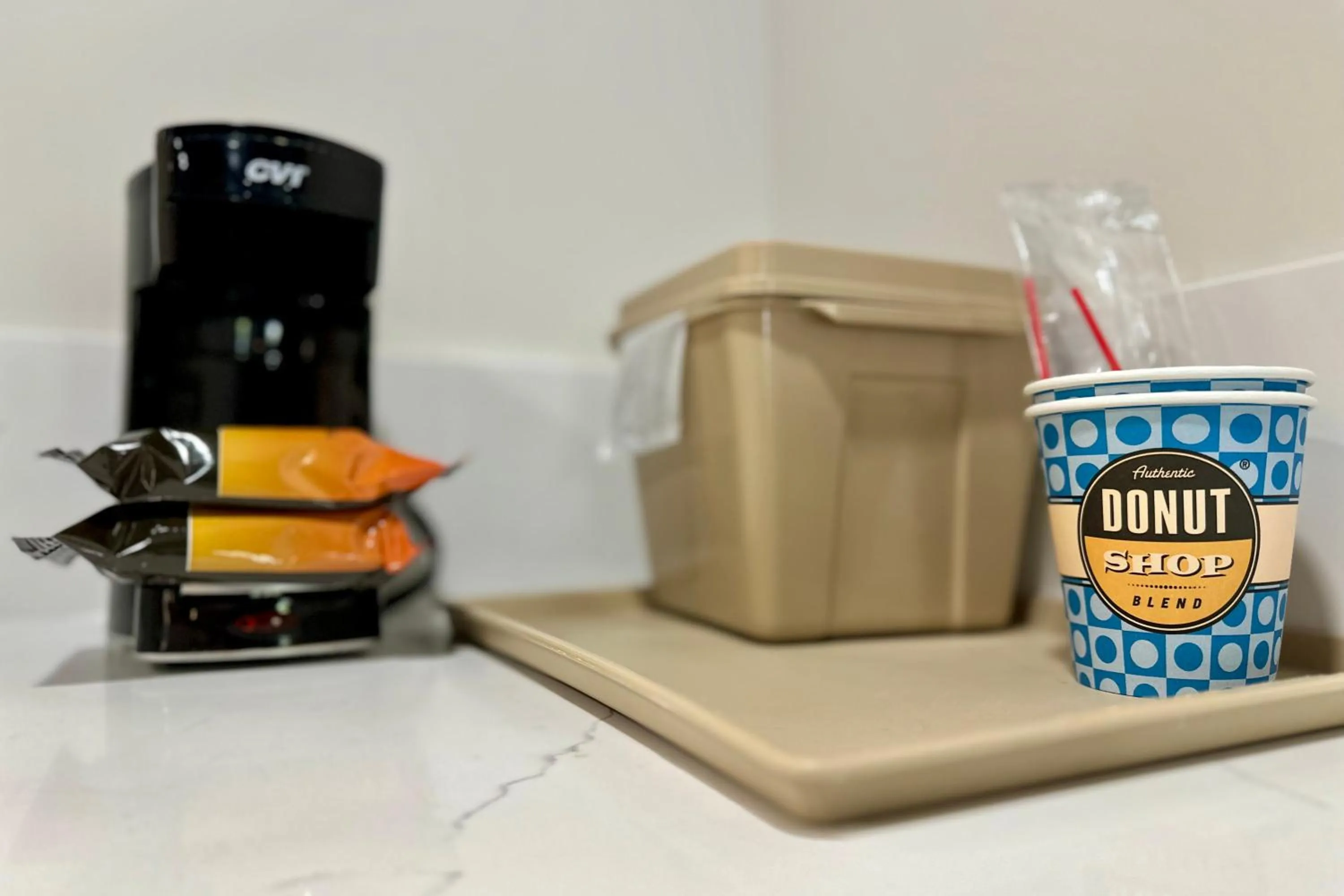 Coffee/tea facilities in Hyland Inn near Pasadena Civic Center