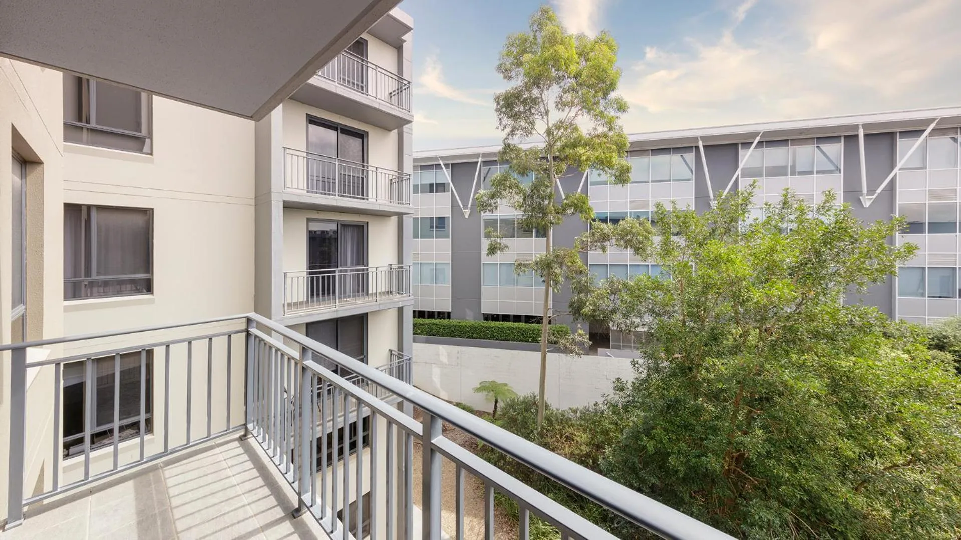 Balcony/Terrace in Oaks Sydney North Ryde Suites
