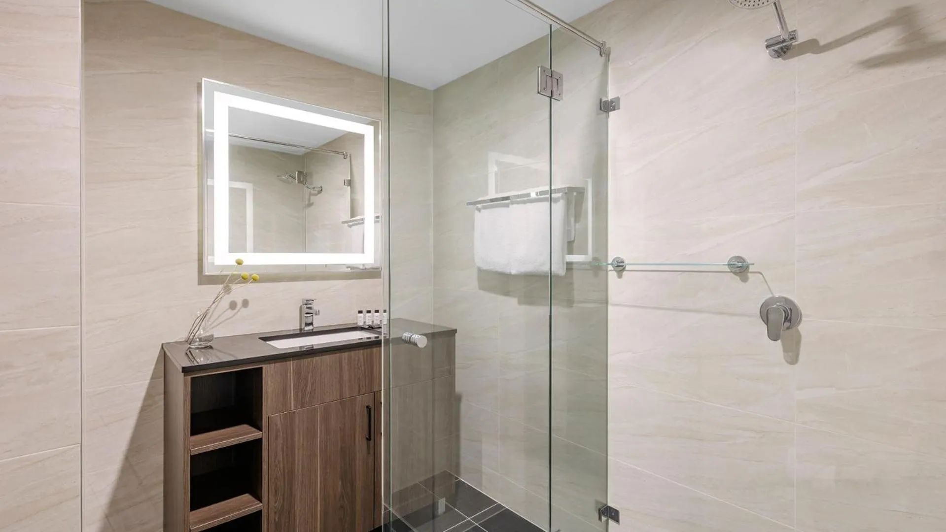 Bathroom in Oaks Sydney North Ryde Suites