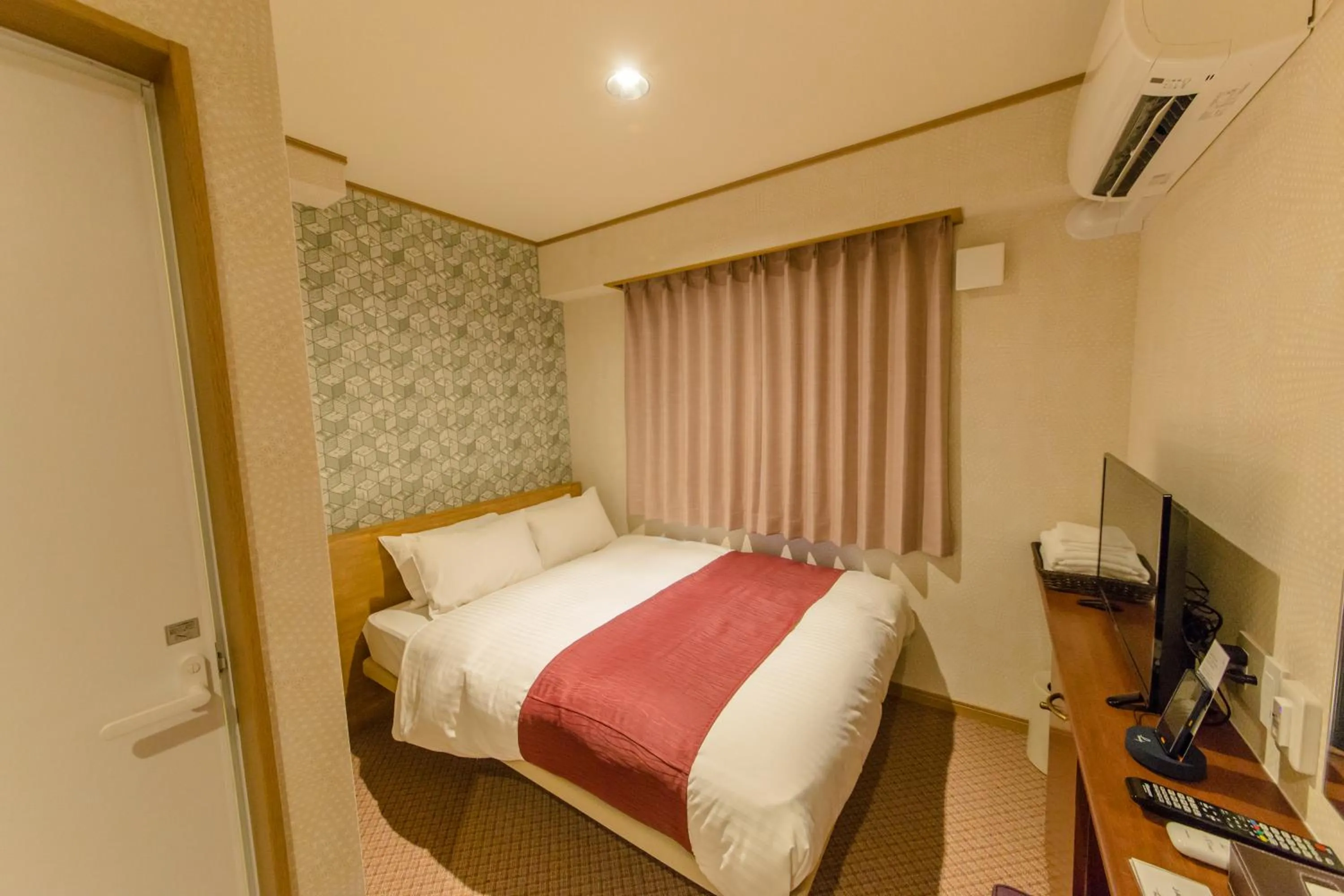 Bed, Room Photo in Cutter INN KYOTO