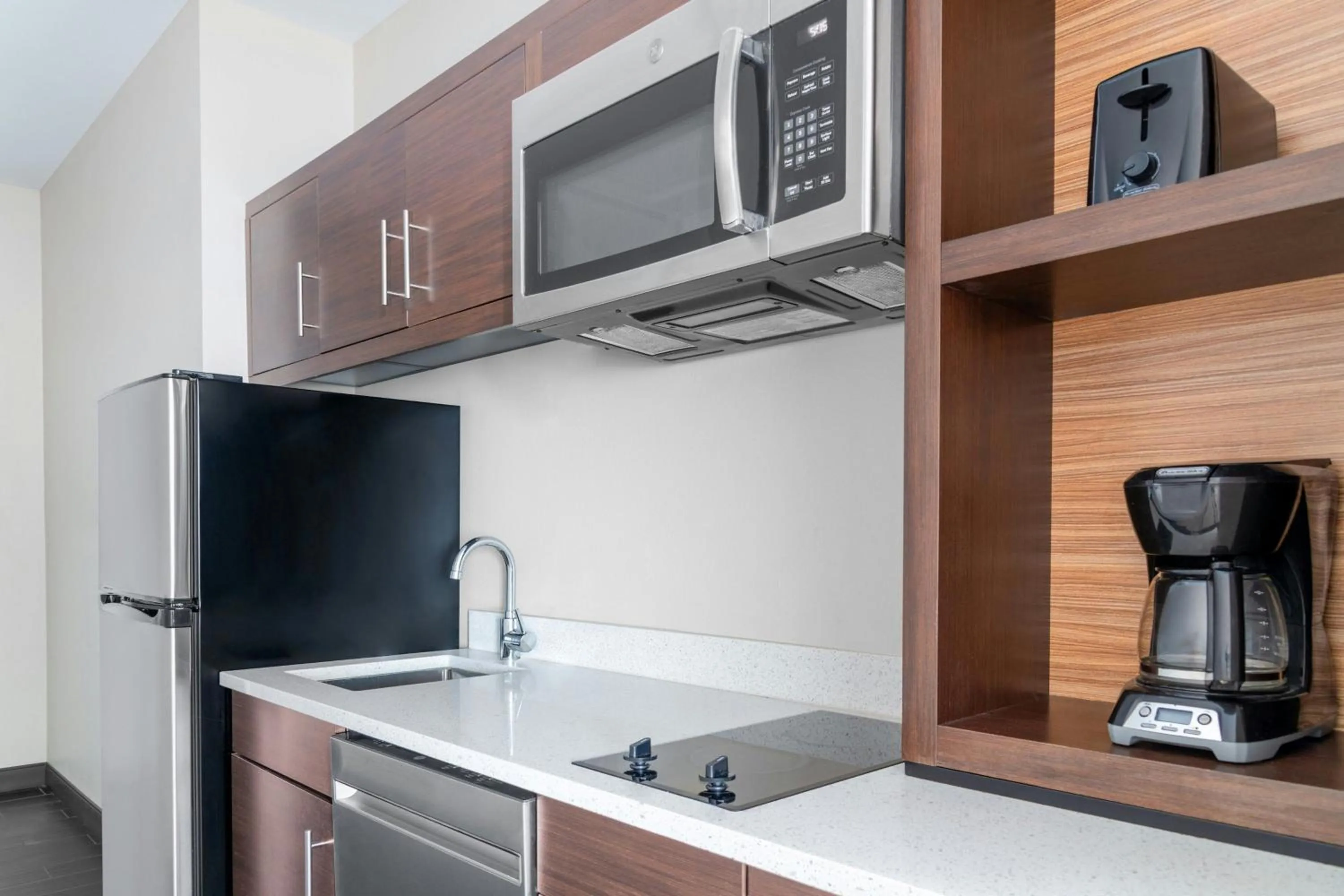 Kitchen or kitchenette in TownePlace Suites by Marriott Detroit Allen Park