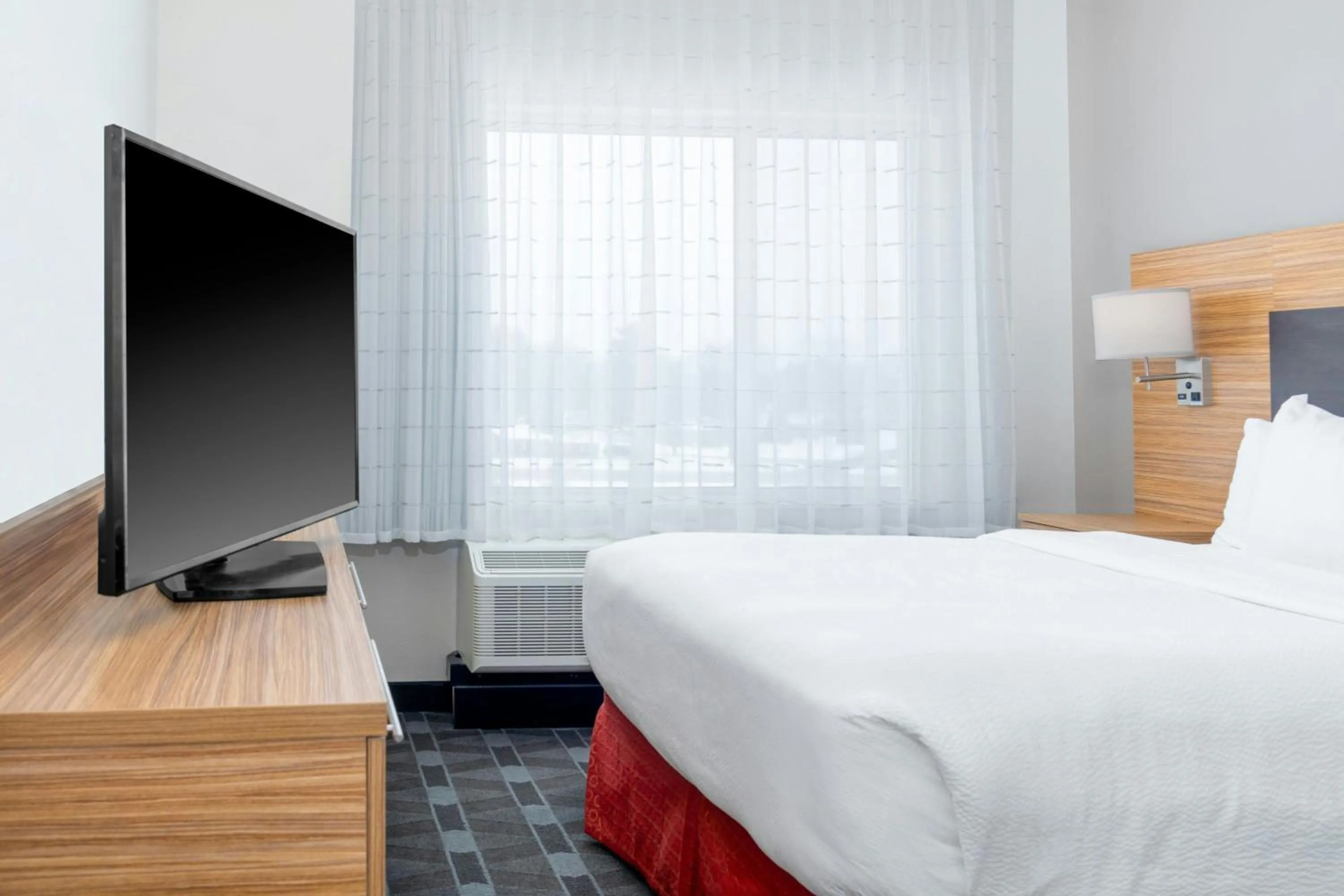 Bedroom, Bed in TownePlace Suites by Marriott Detroit Allen Park