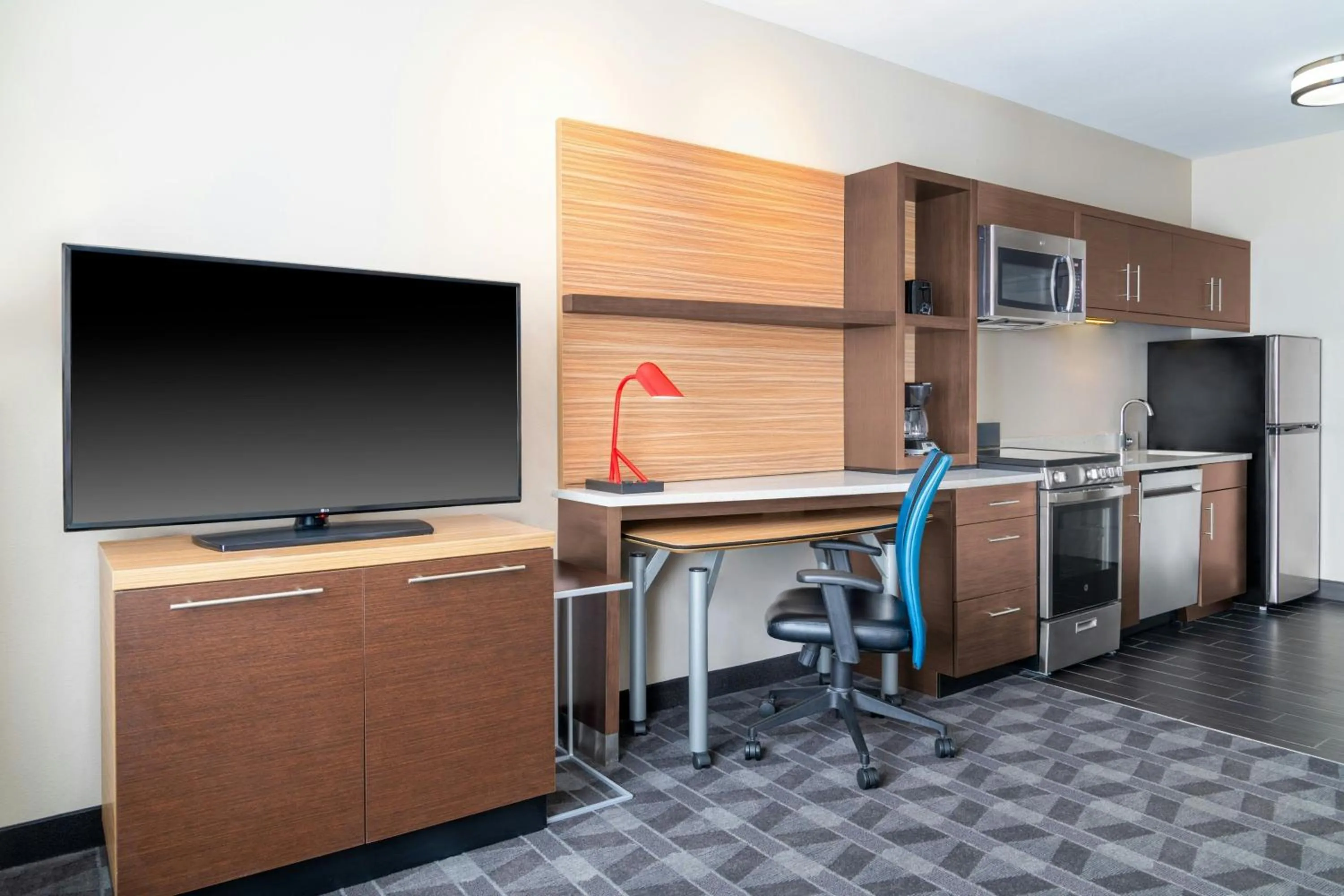 Bedroom in TownePlace Suites by Marriott Detroit Allen Park