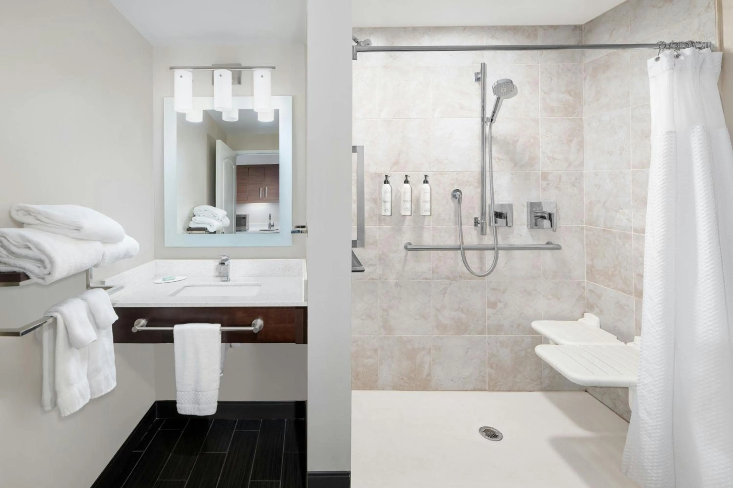 Bathroom in TownePlace Suites by Marriott Detroit Allen Park