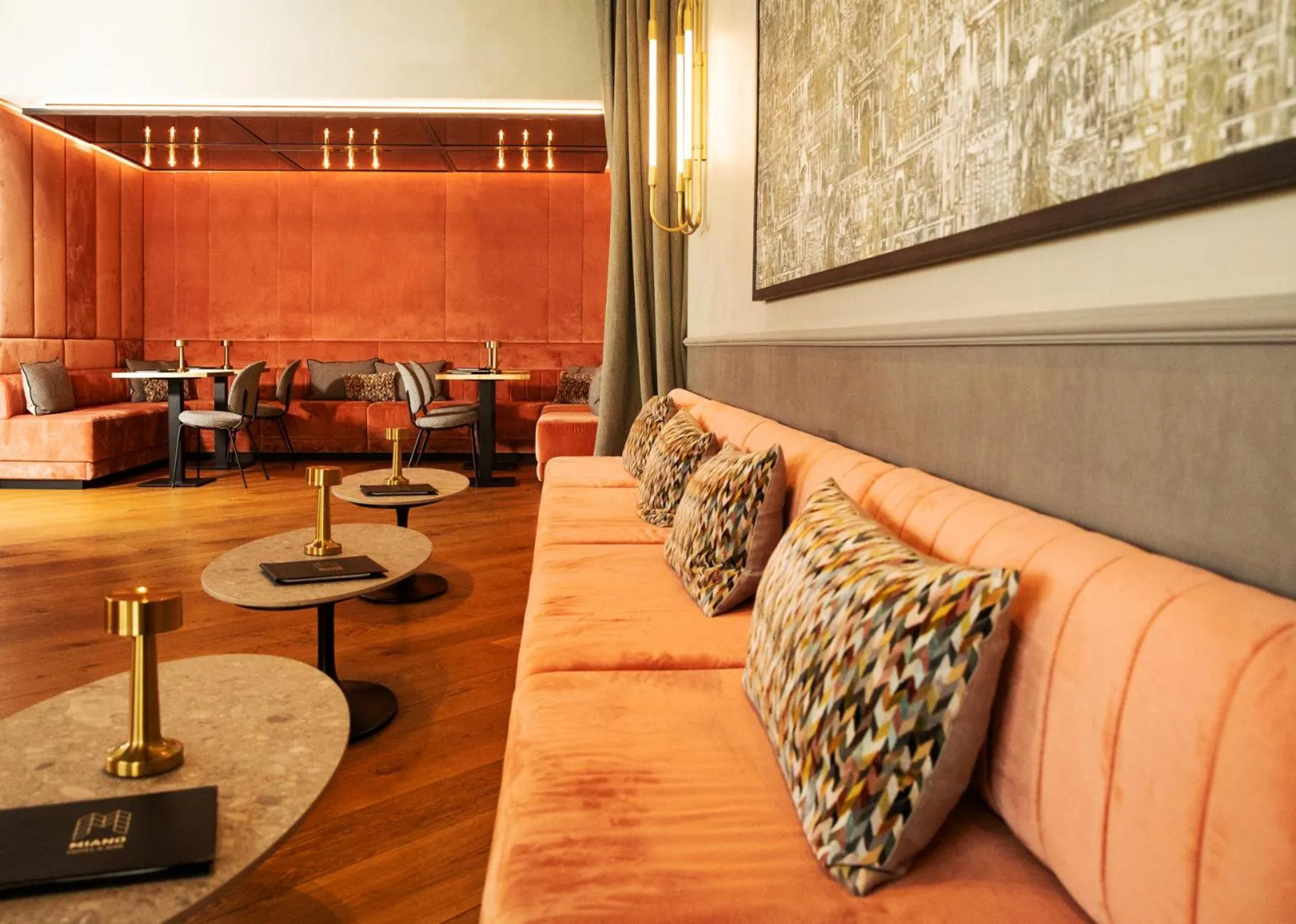 Restaurant/places to eat in MIANO Hotel & Bar