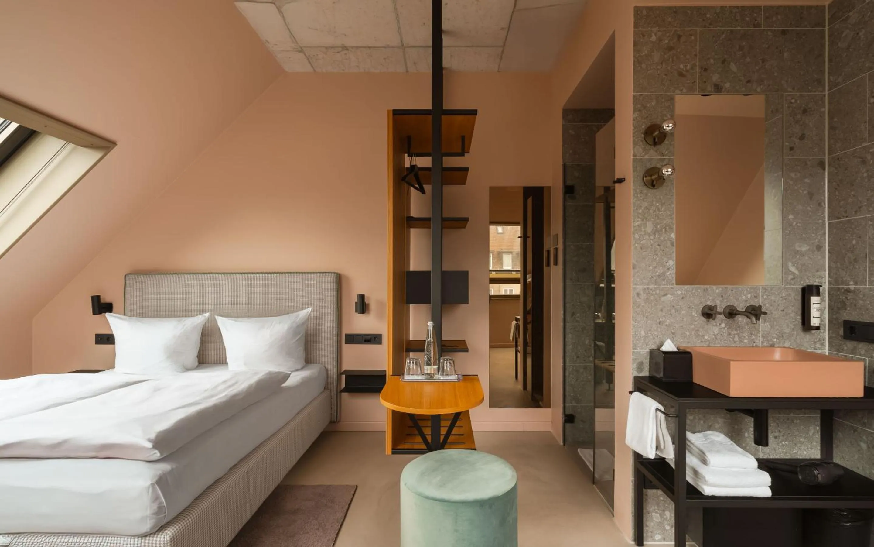 Bed in Hotel Miano by Limehome