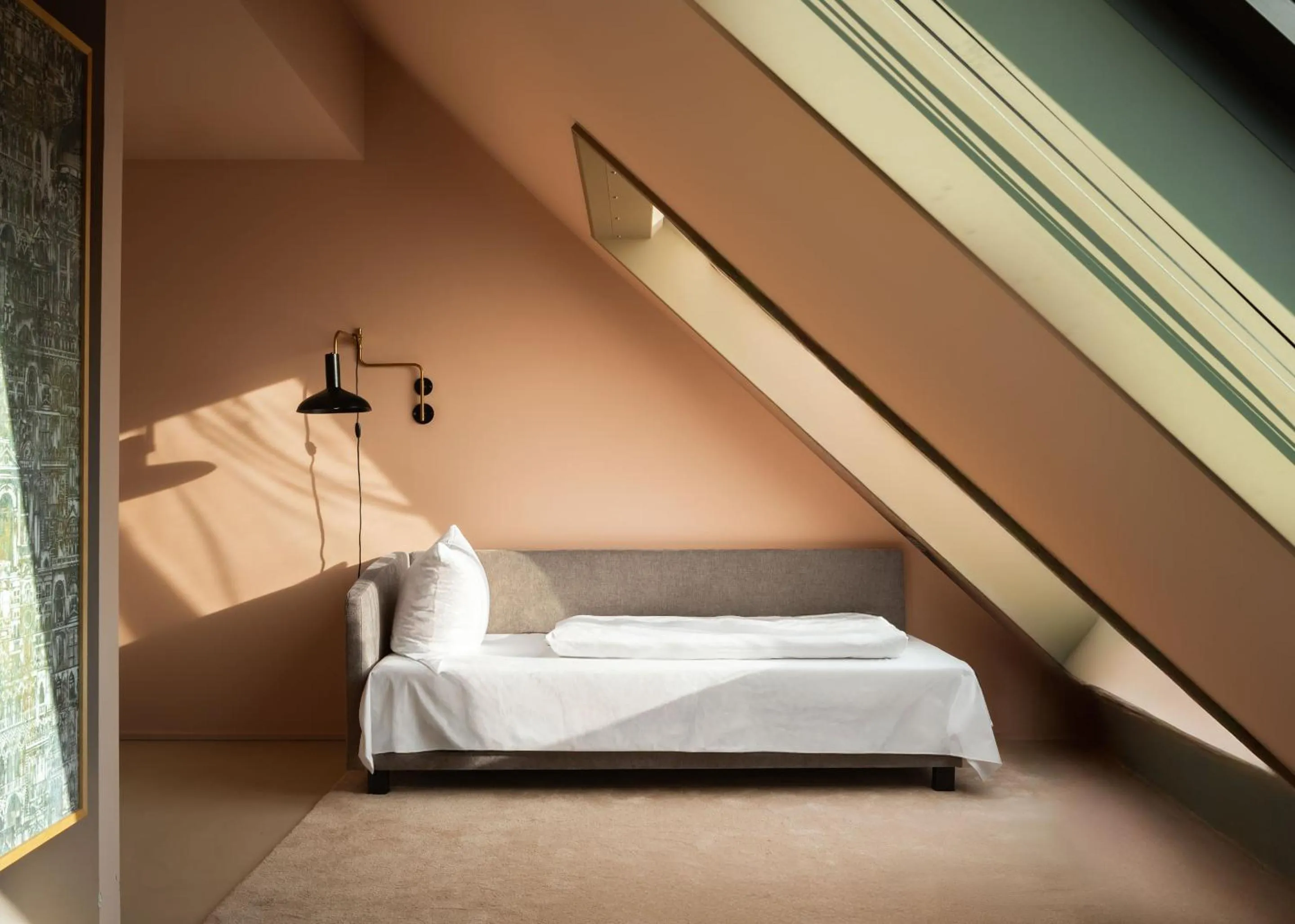 Bed in Hotel Miano by Limehome