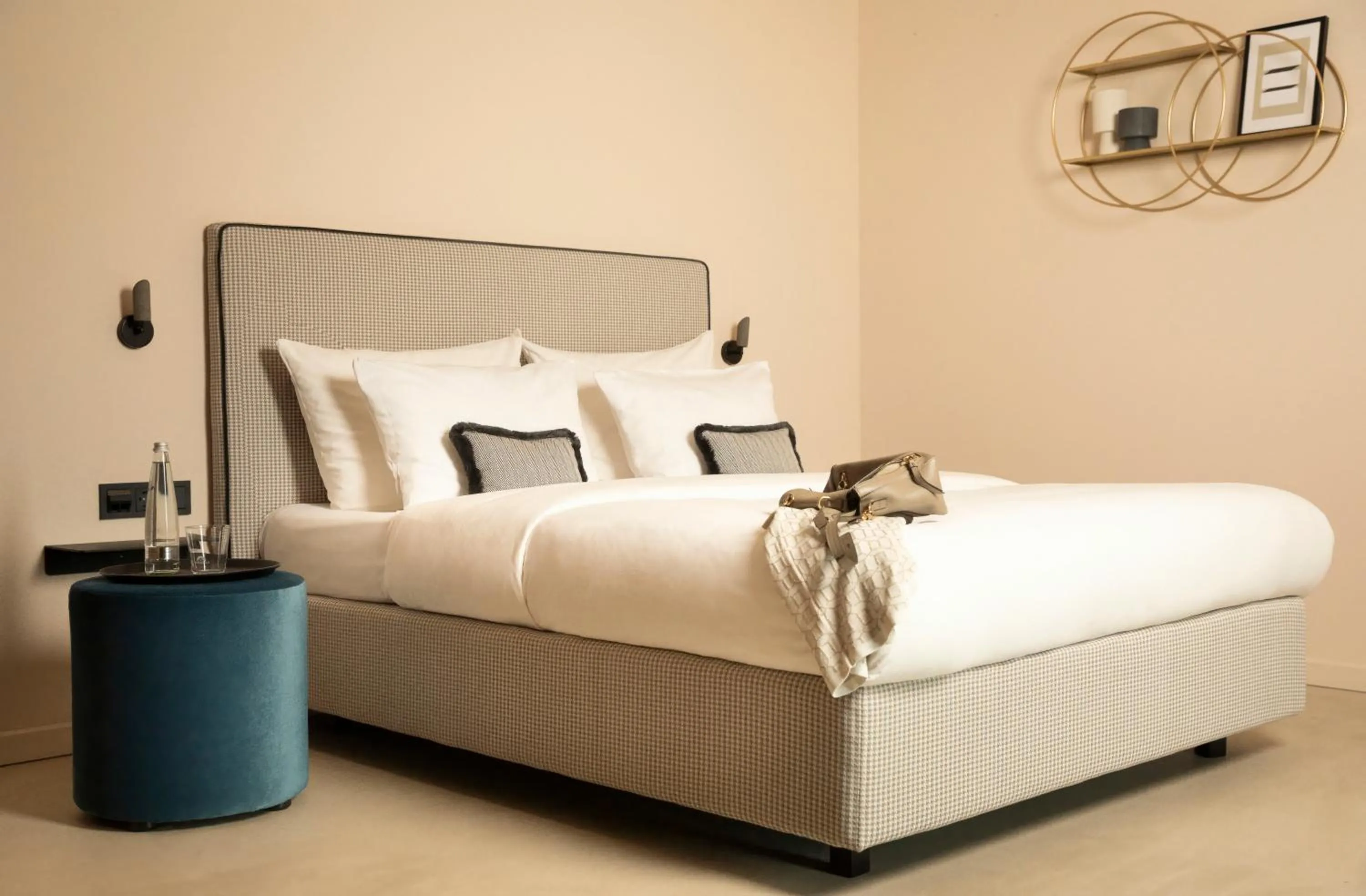 Bed in MIANO Hotel & Bar