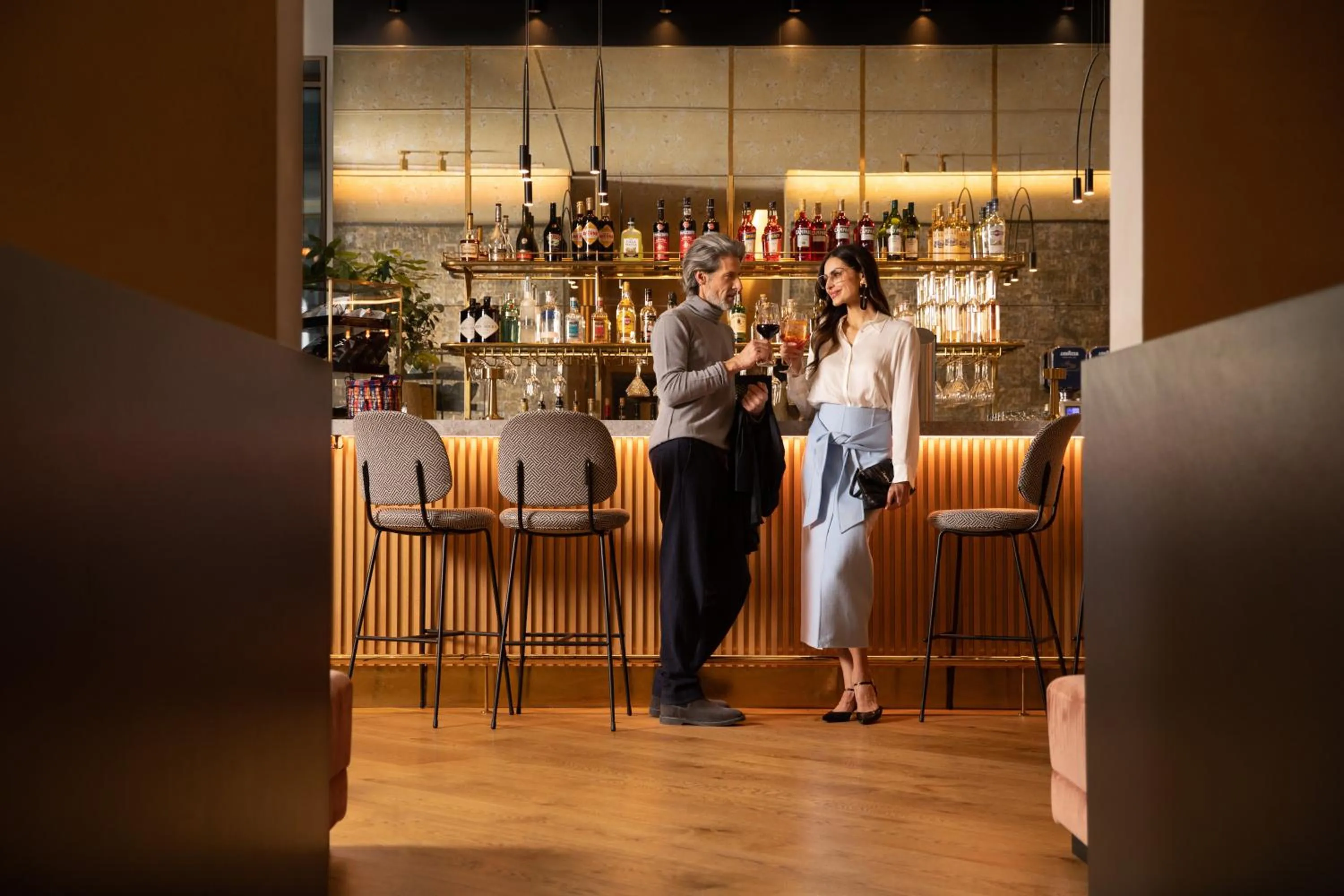 Restaurant/places to eat in MIANO Hotel & Bar