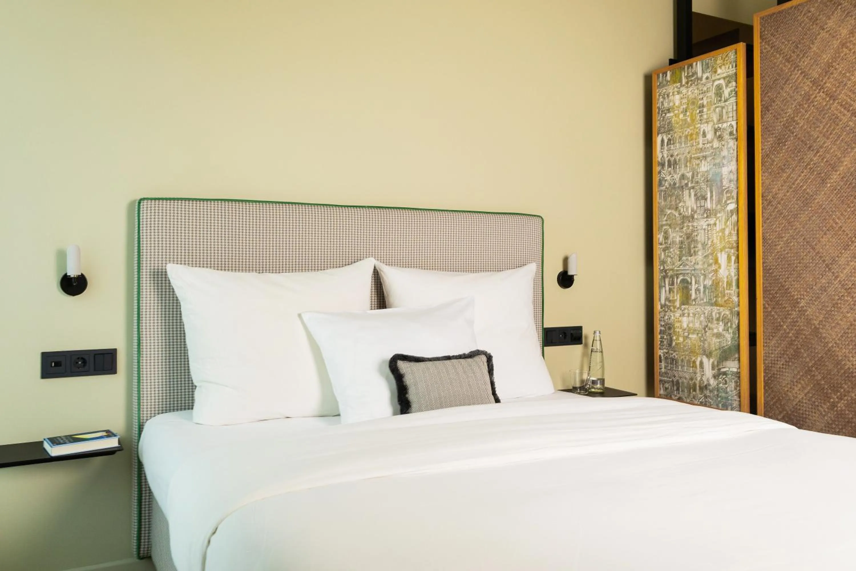 Photo of the whole room, Bed in MIANO Hotel & Bar