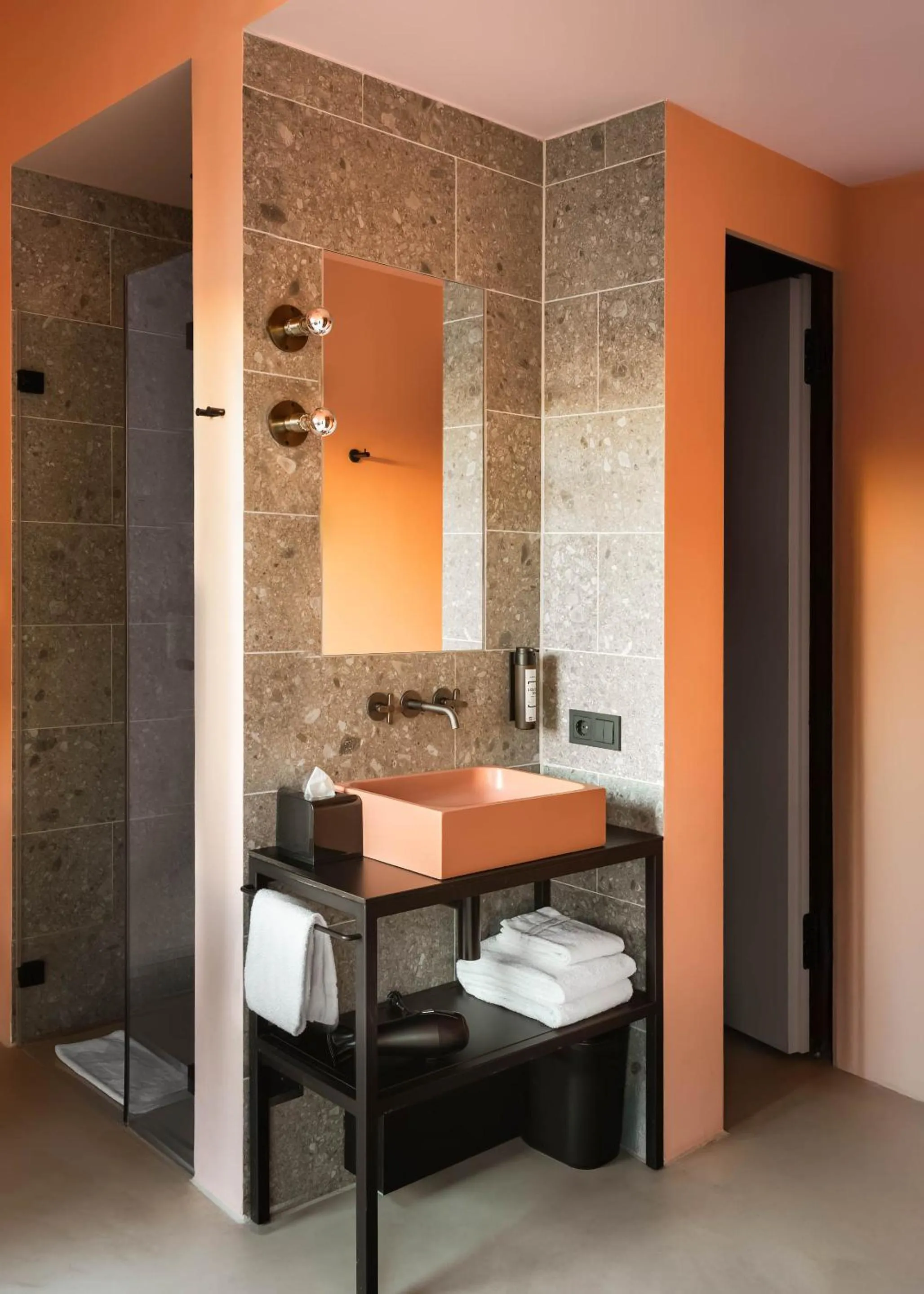 Bathroom in Hotel Miano by Limehome