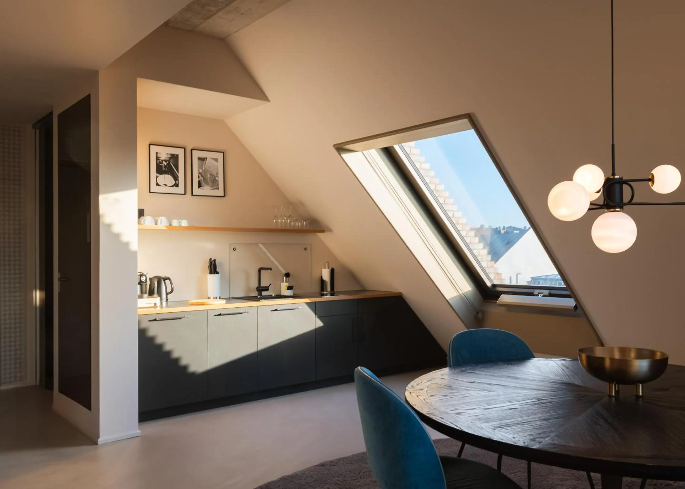 Kitchen or kitchenette in Hotel Miano by Limehome