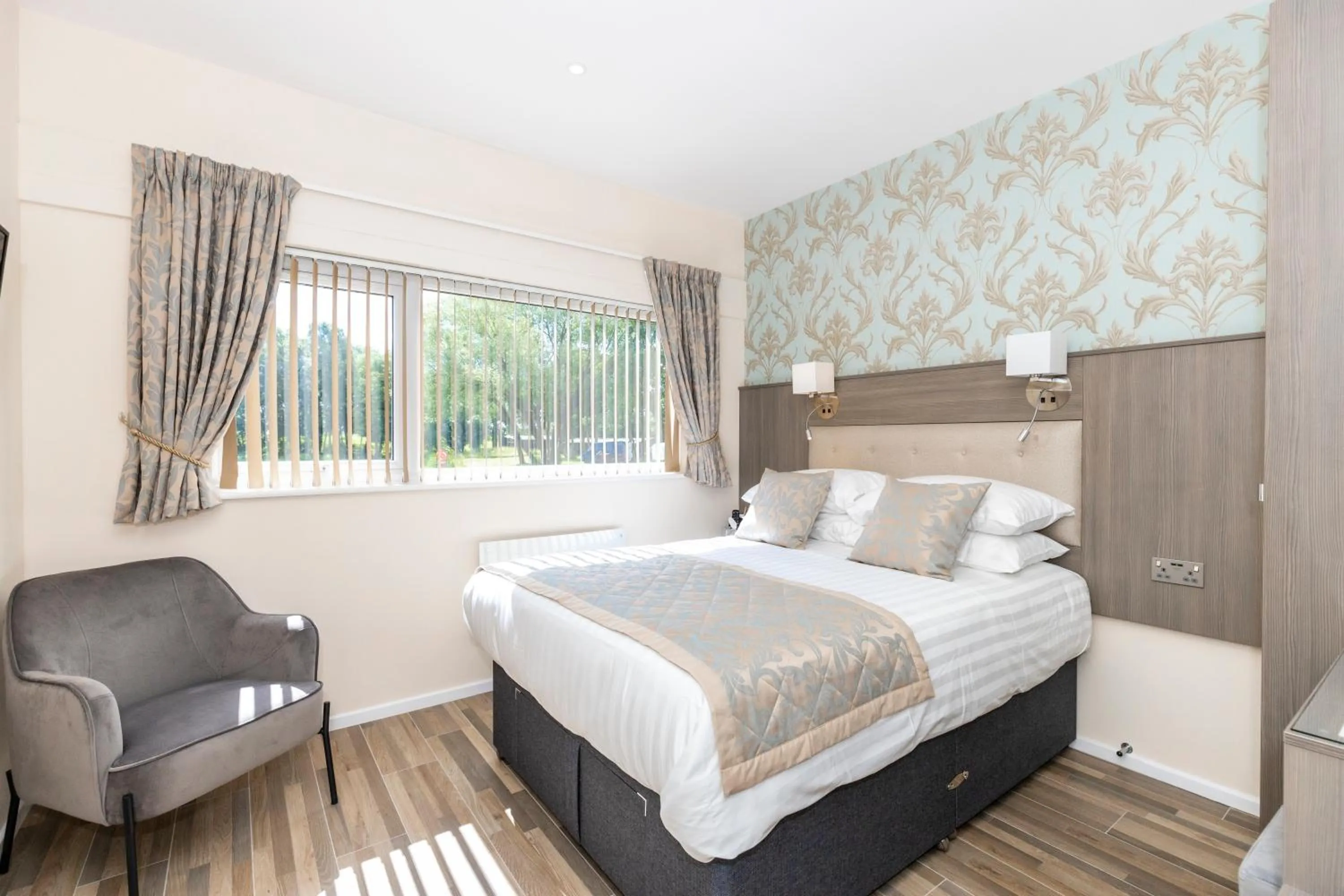 Bed in Kingfisher Hotel, Golf and Country Club