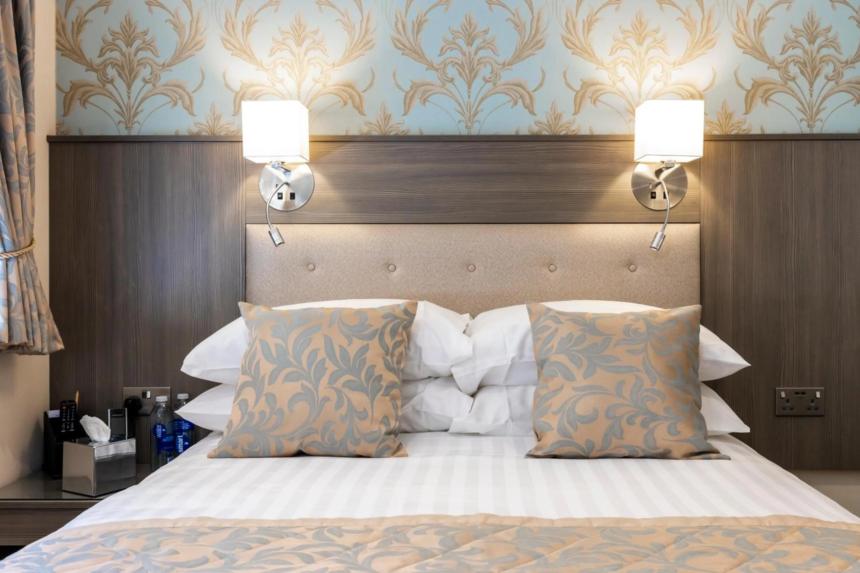 Bed in Kingfisher Hotel, Golf and Country Club