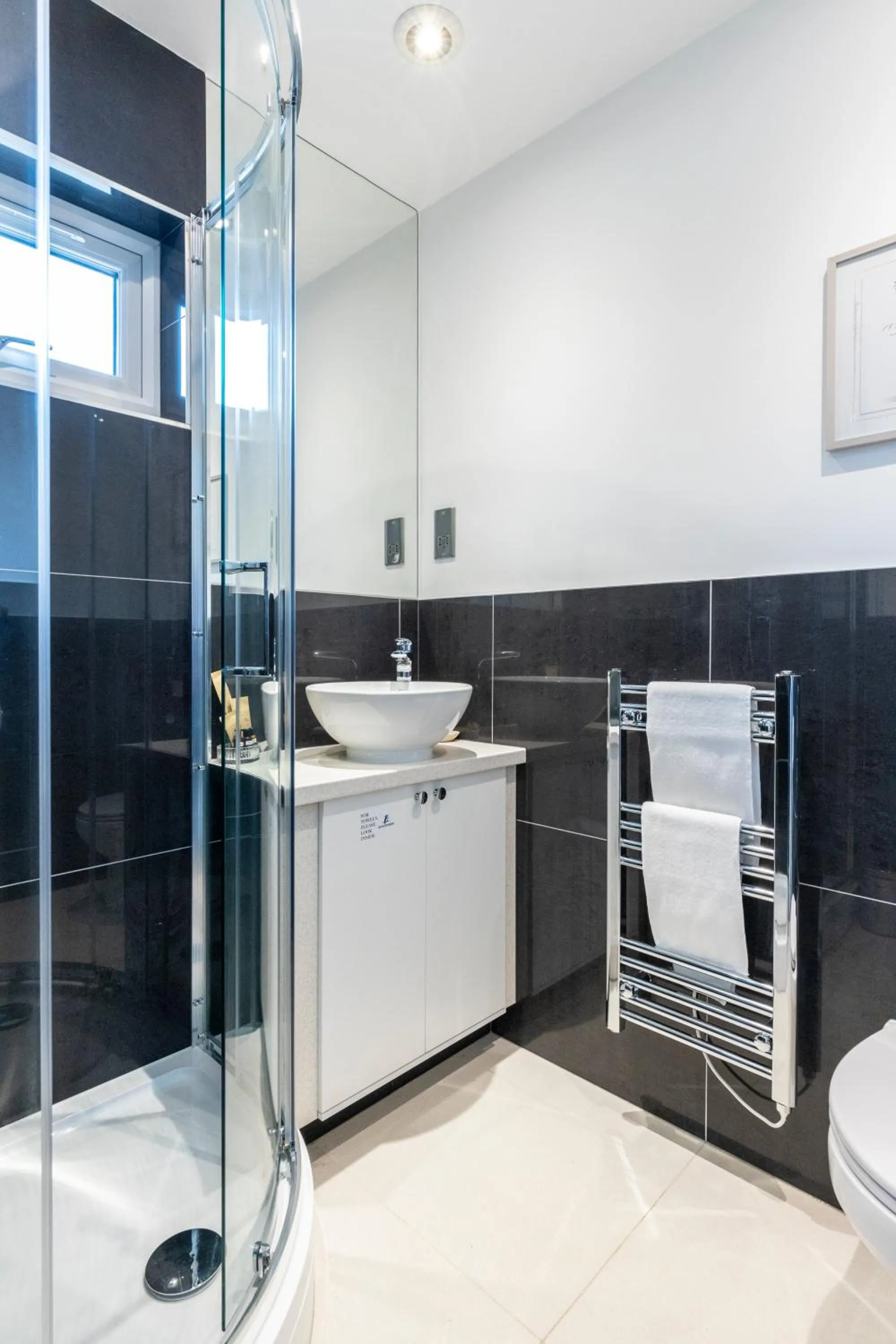 Bathroom, Kitchen/Kitchenette in Kingfisher Hotel, Golf and Country Club