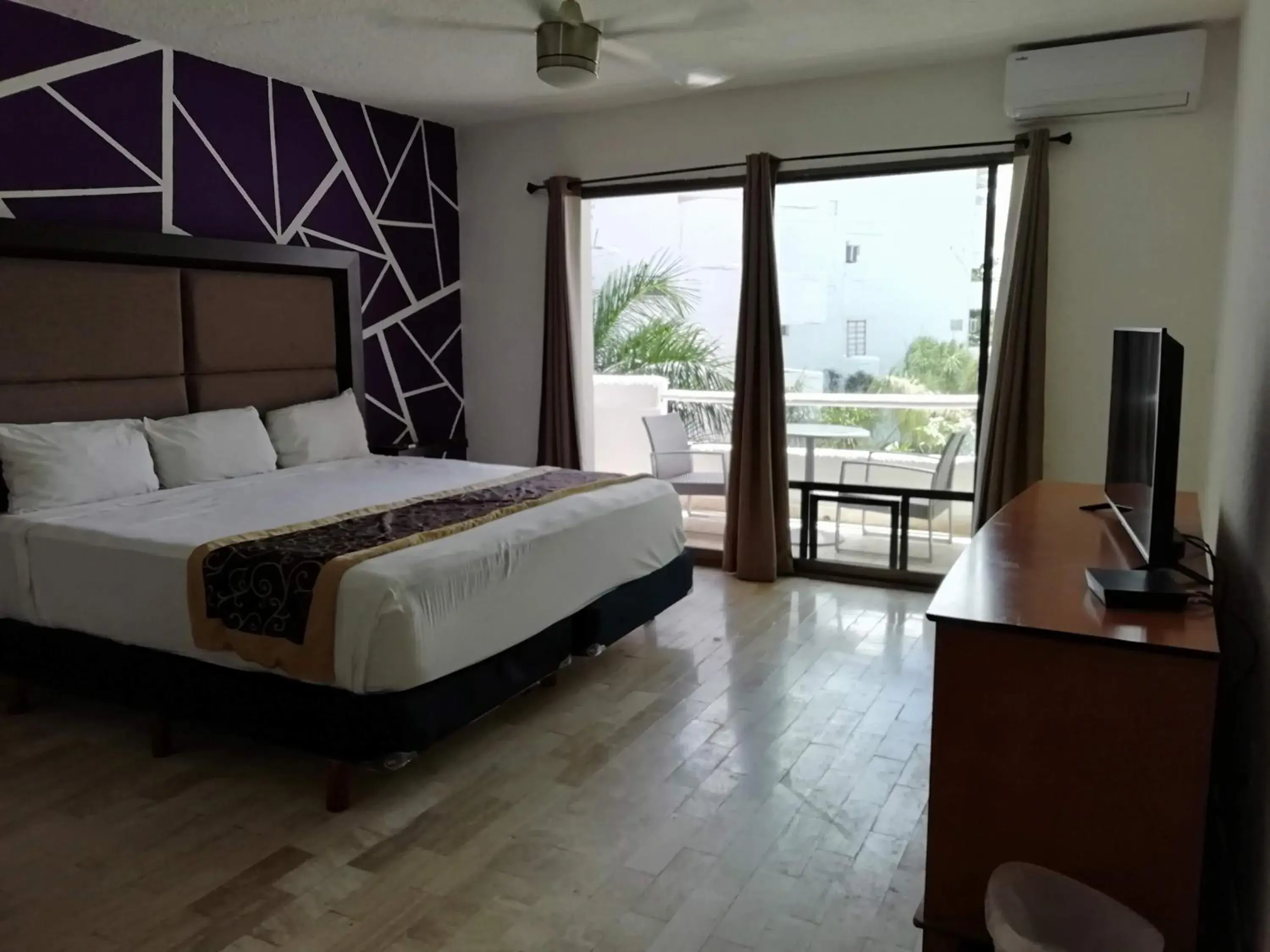 King Room in Hotel Green 16 King Room in Hotel Green 16