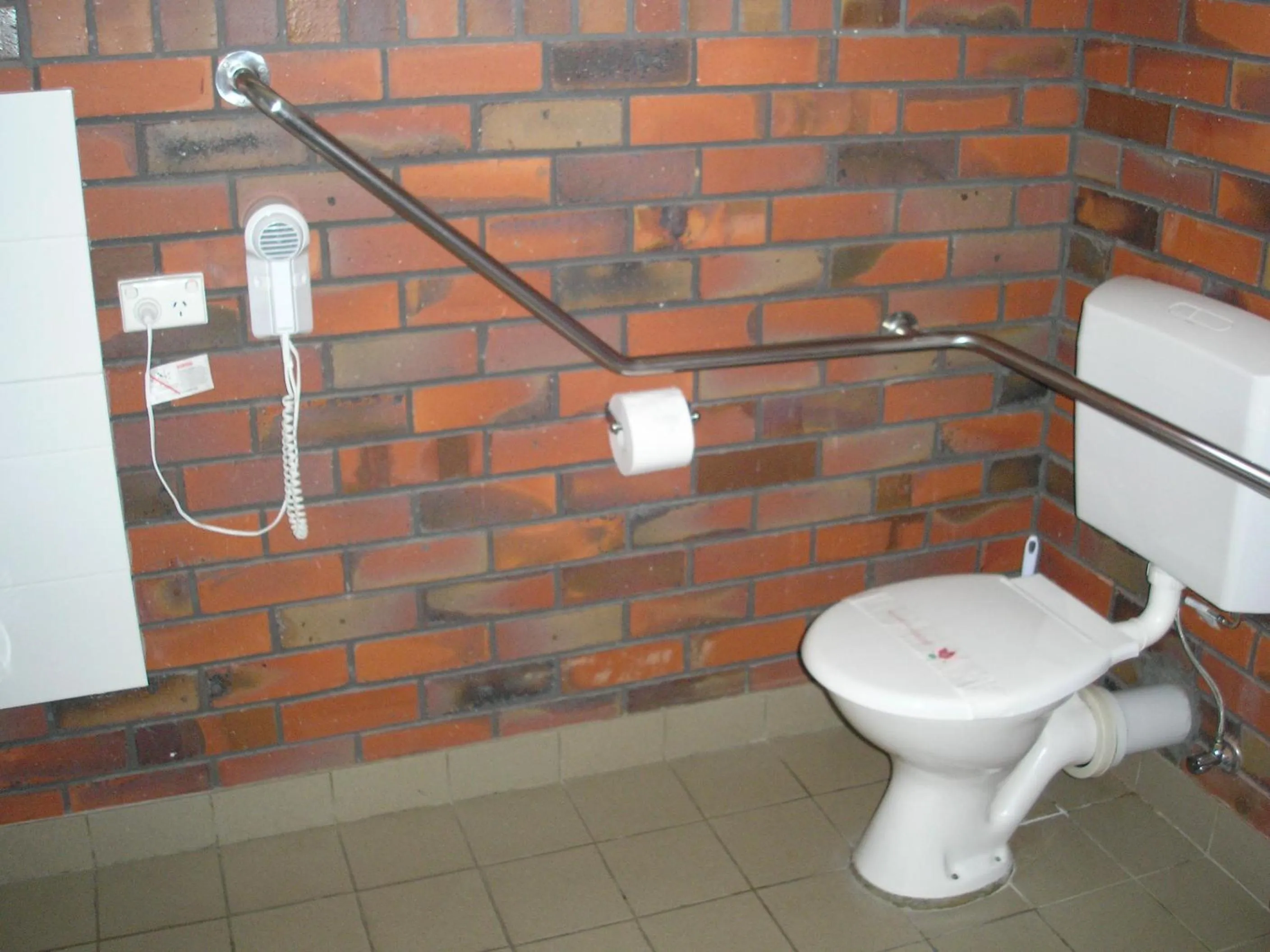 Bathroom in Coorrabin Motor Inn