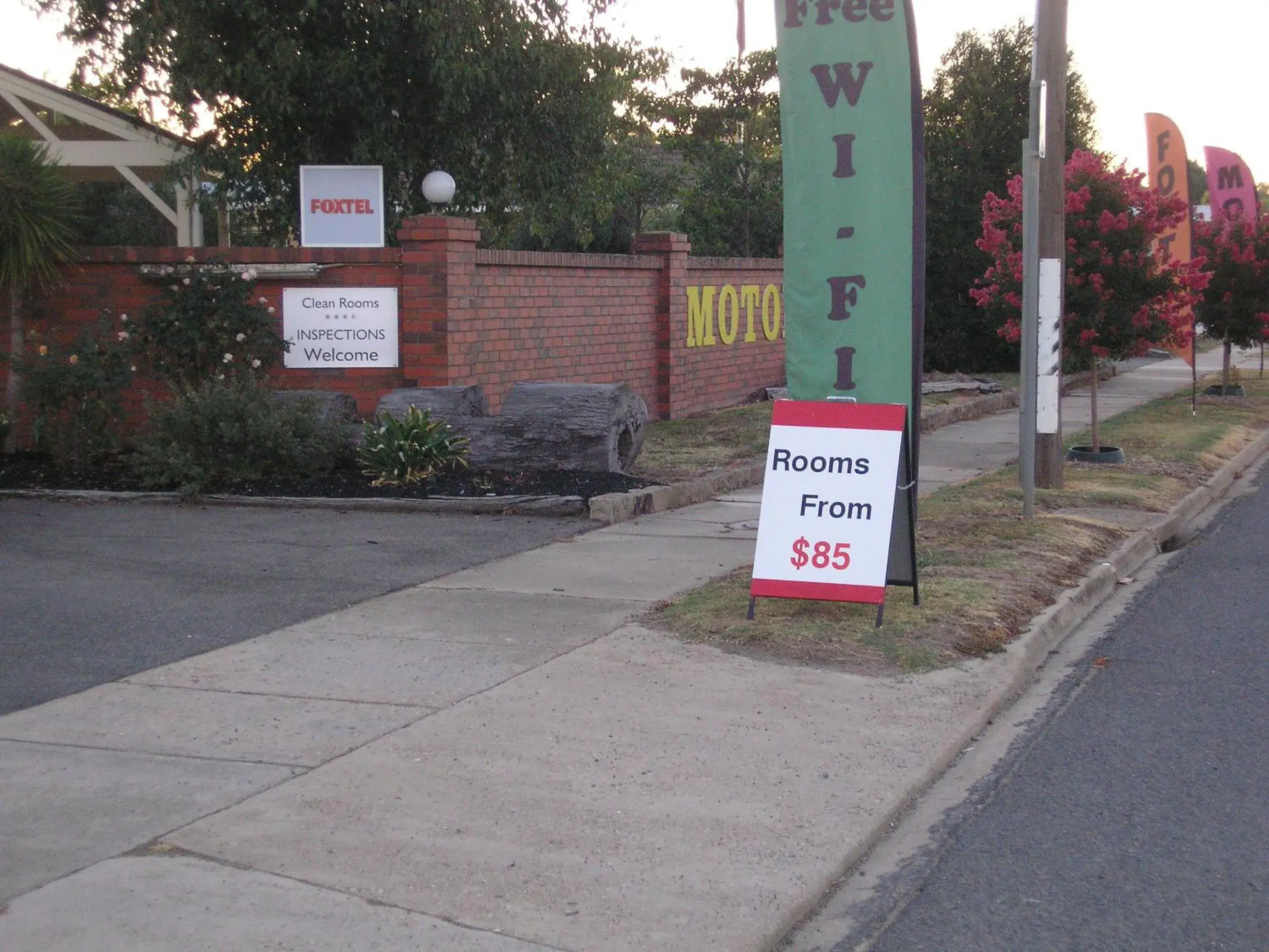 Twin Room in Coorrabin Motor Inn Twin Room in Coorrabin Motor Inn