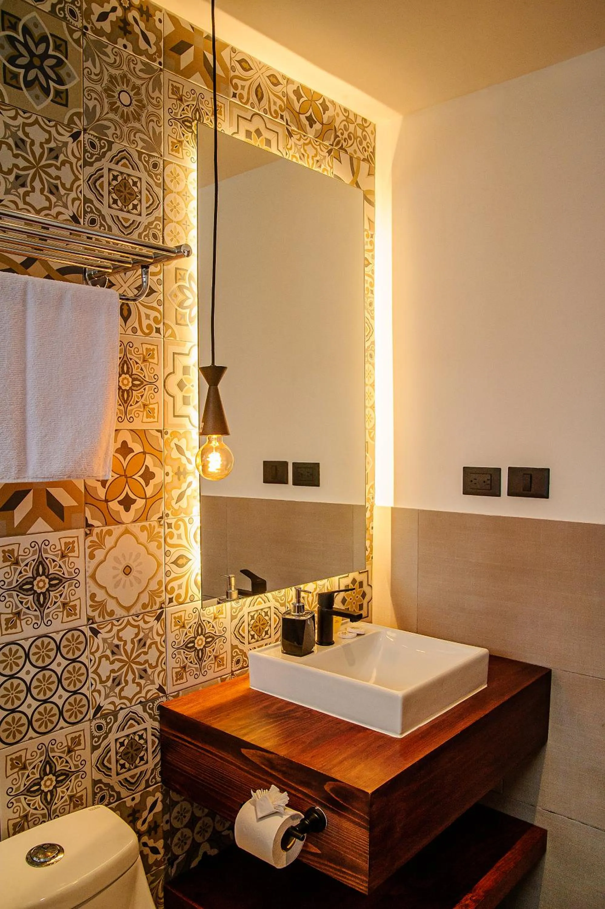 Bathroom in Hotel Las Camelias Inn by AHS