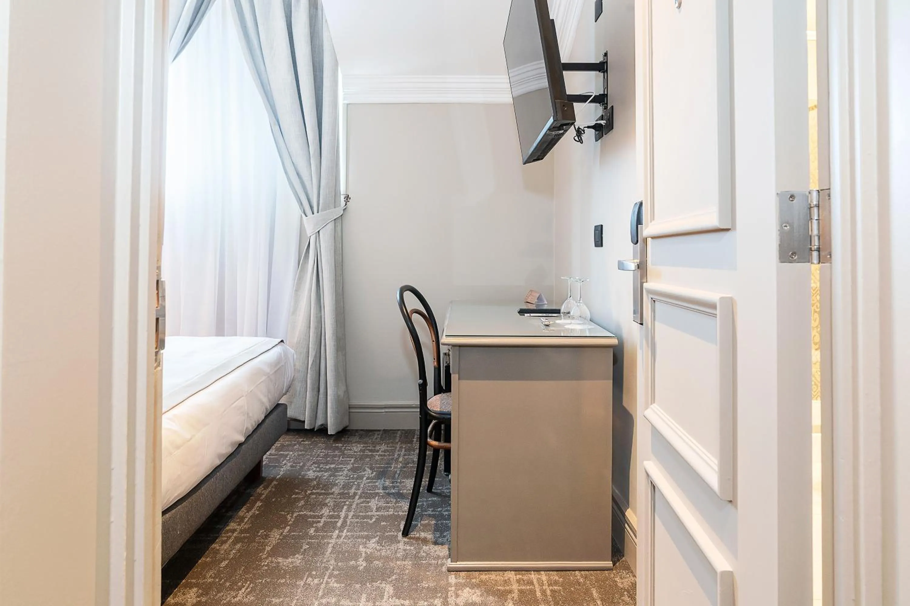 TV and multimedia in Hotel José Nogueira