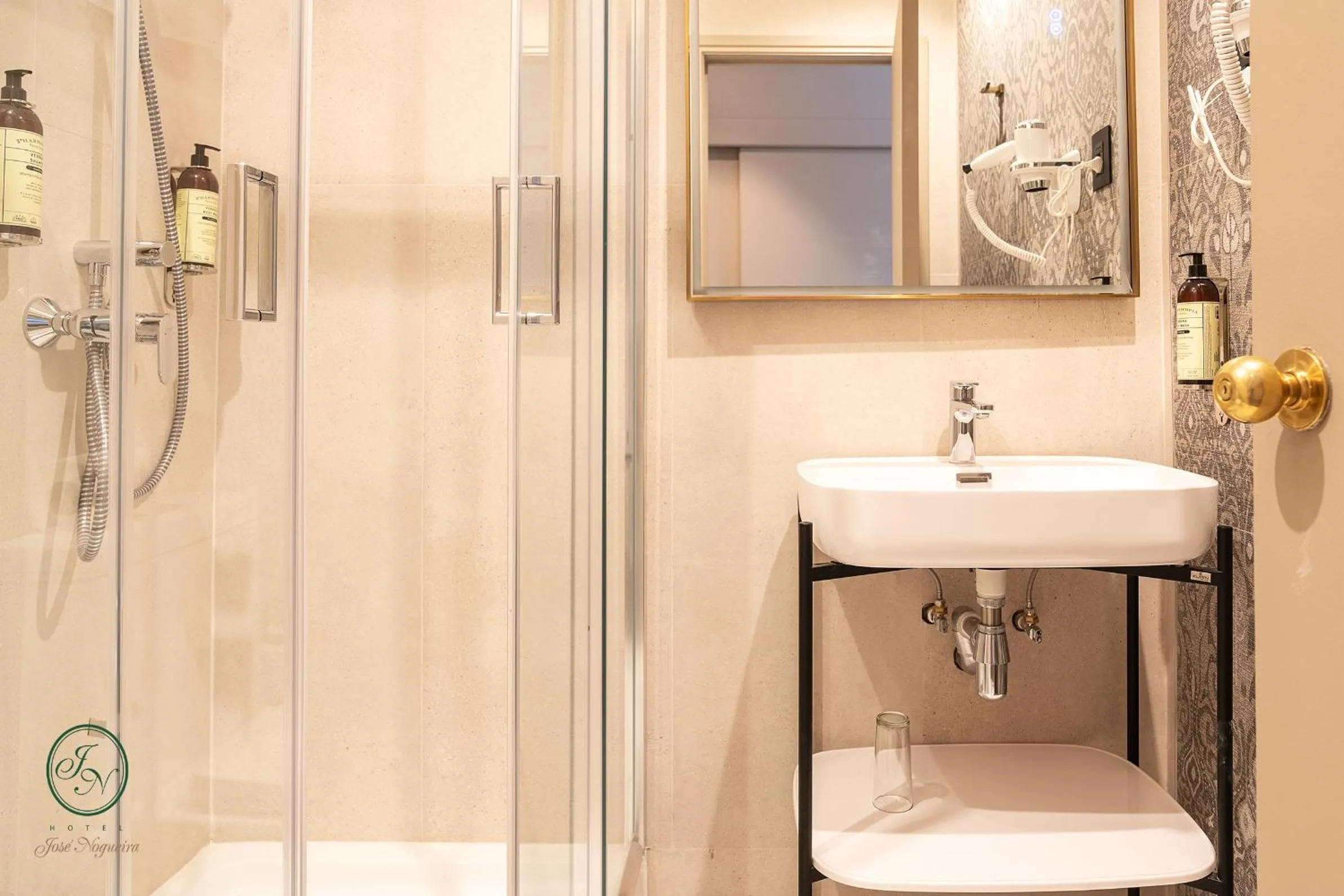 Bathroom in Hotel José Nogueira